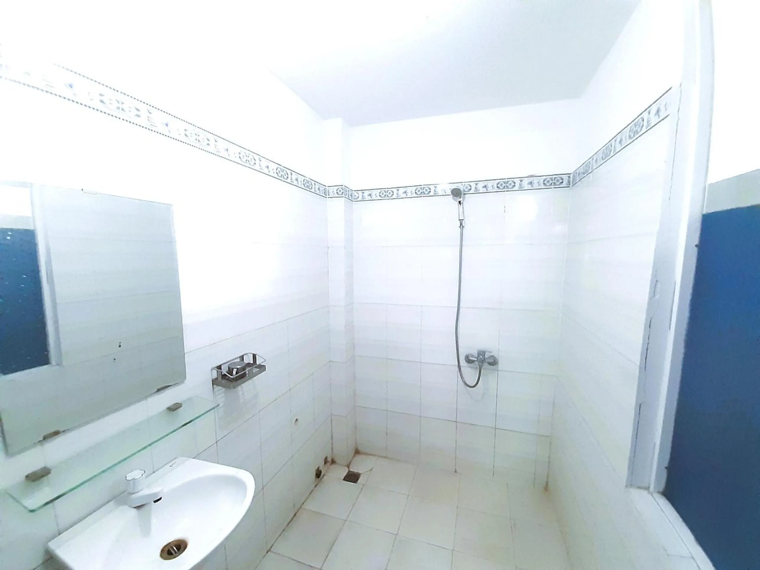 Bathroom in Cam Tho Hotel