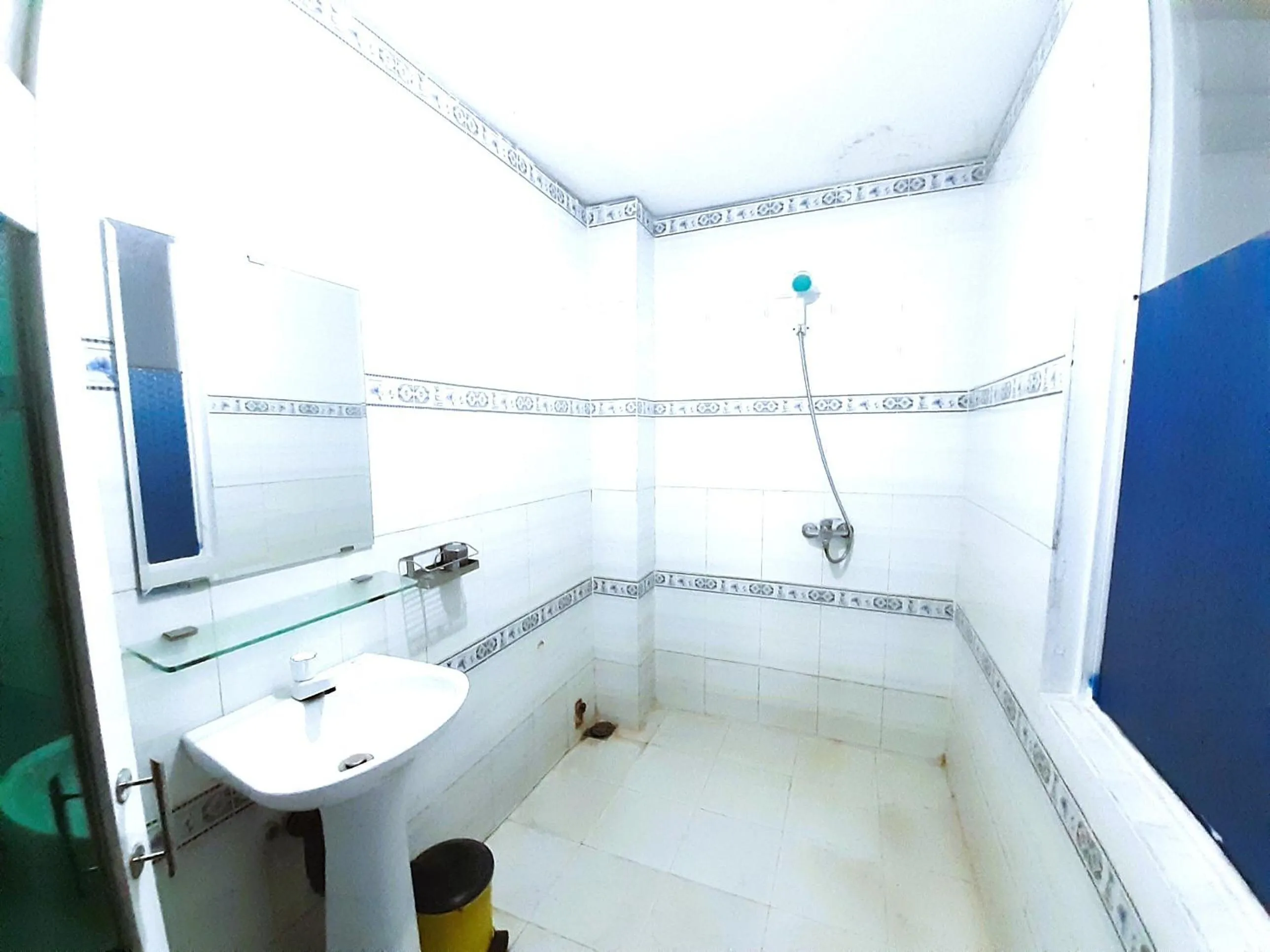 Bathroom in Cam Tho Hotel