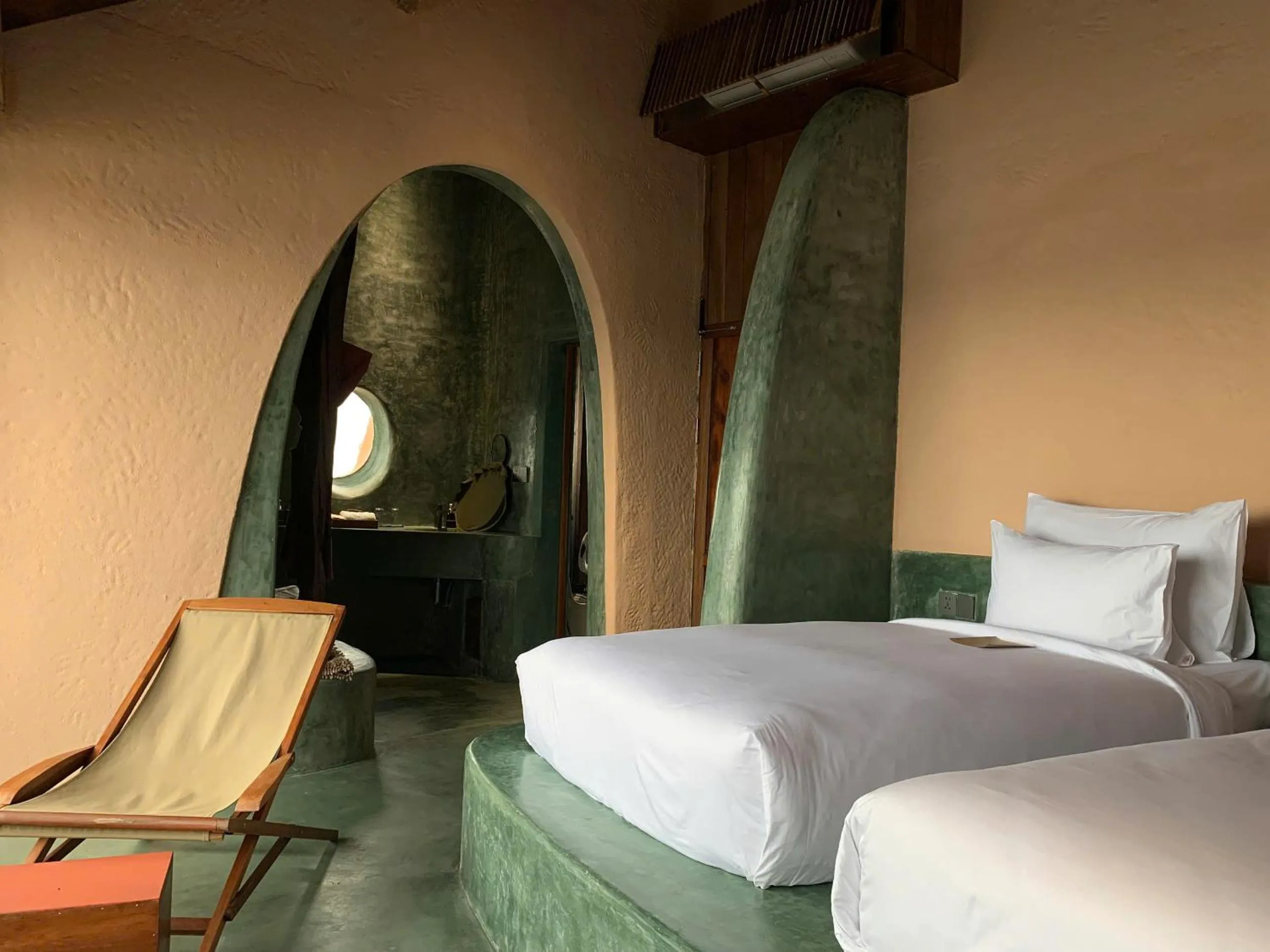 Photo of the whole room, Bed in Reu Boutique Hotel