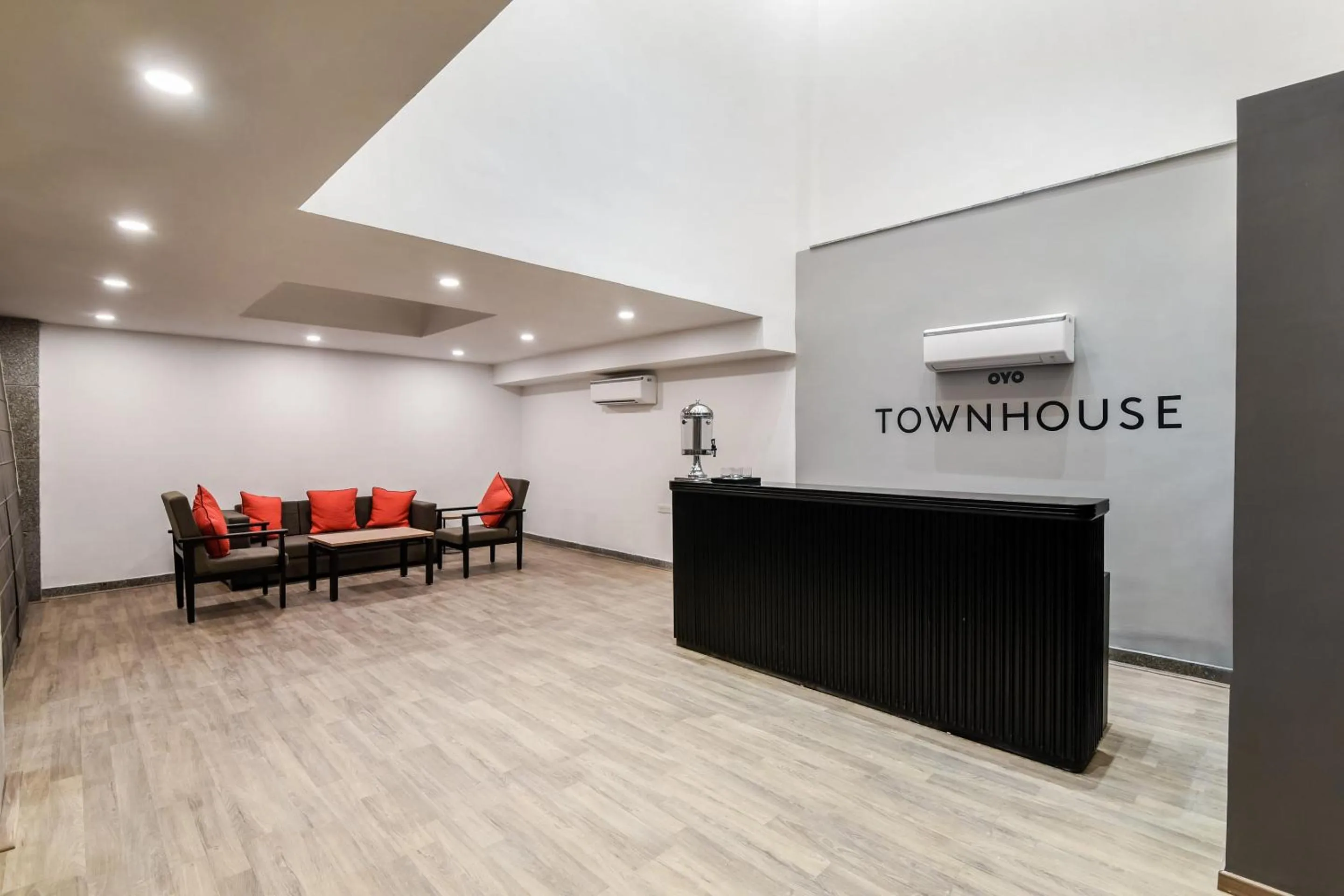 Lobby or reception in Super Townhouse 094 HOTEL MORO