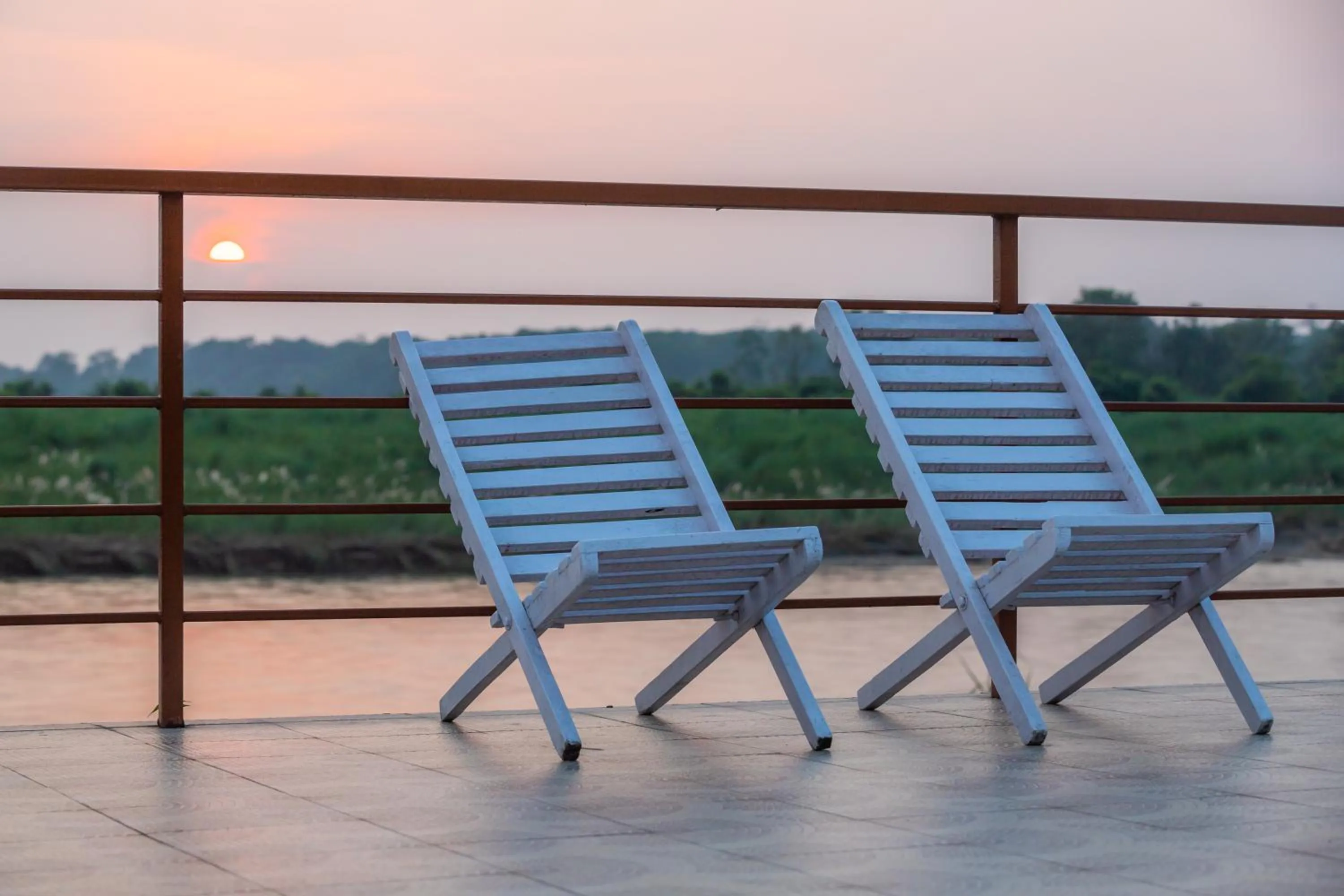 Swimming pool in Park Safari Resort, Chitwan National Park