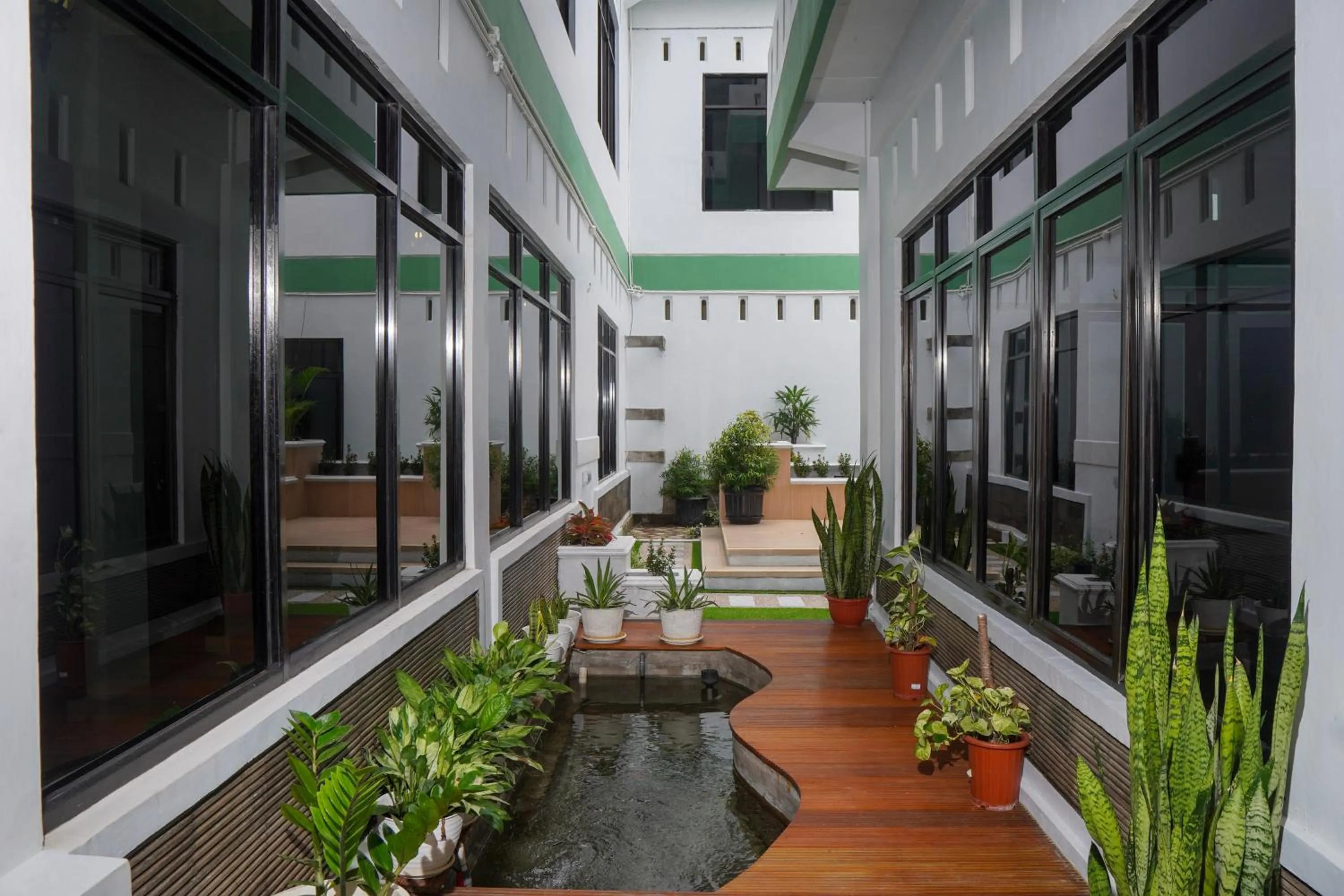 Garden view in Ardiana Suite Hotel By Sajiwa