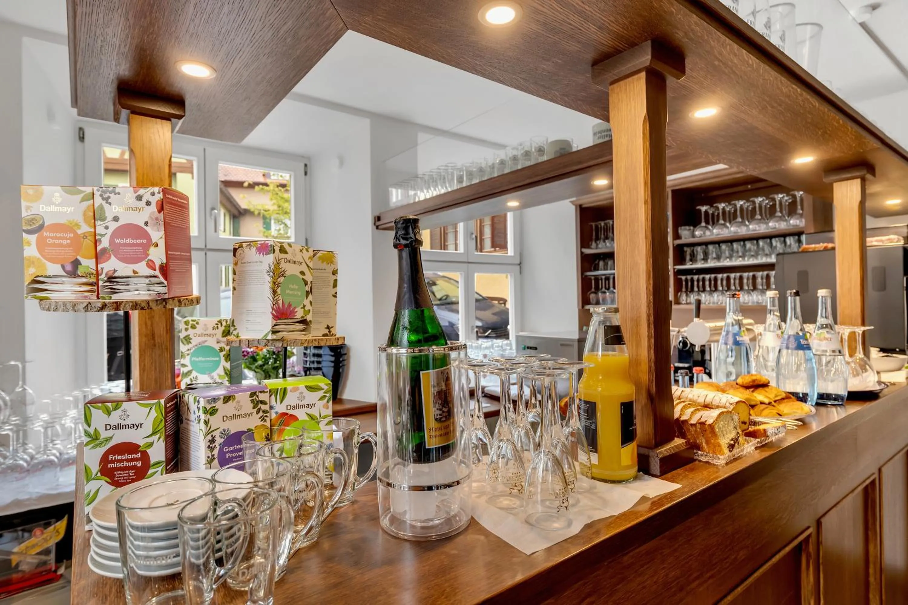 Buffet breakfast in Artistique Hotel