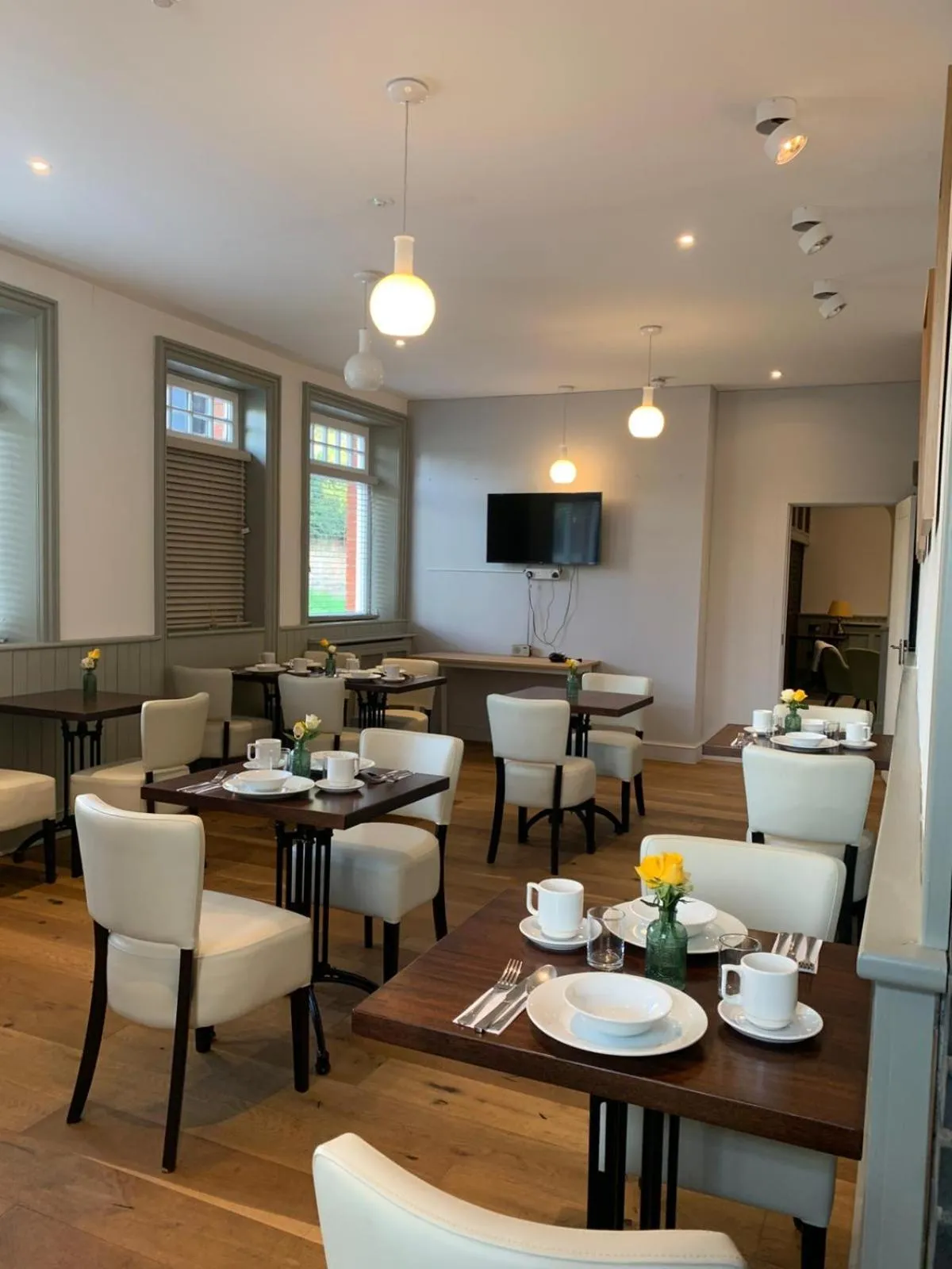 Breakfast in The Bat and Ball