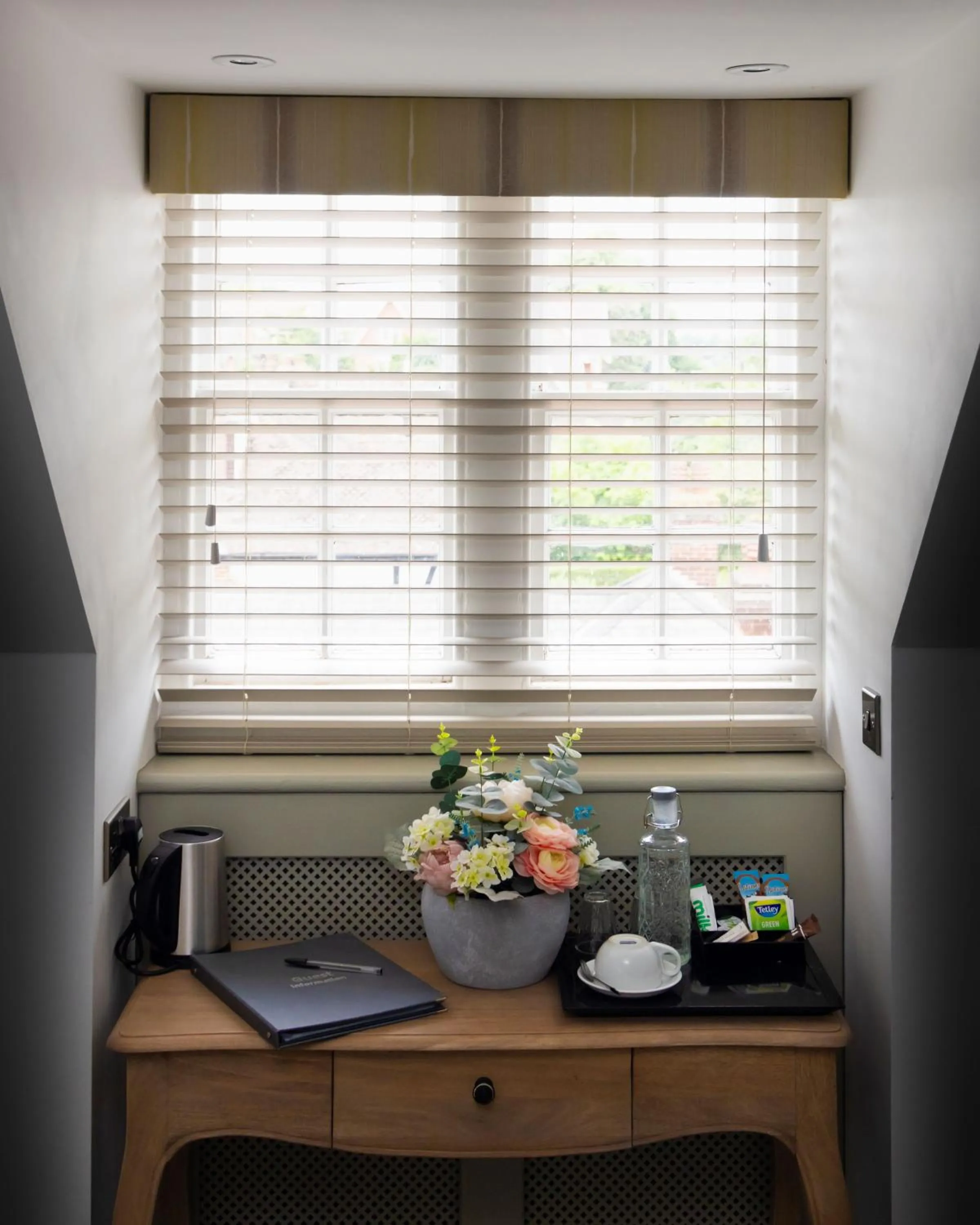 Coffee/tea facilities in The Bat and Ball