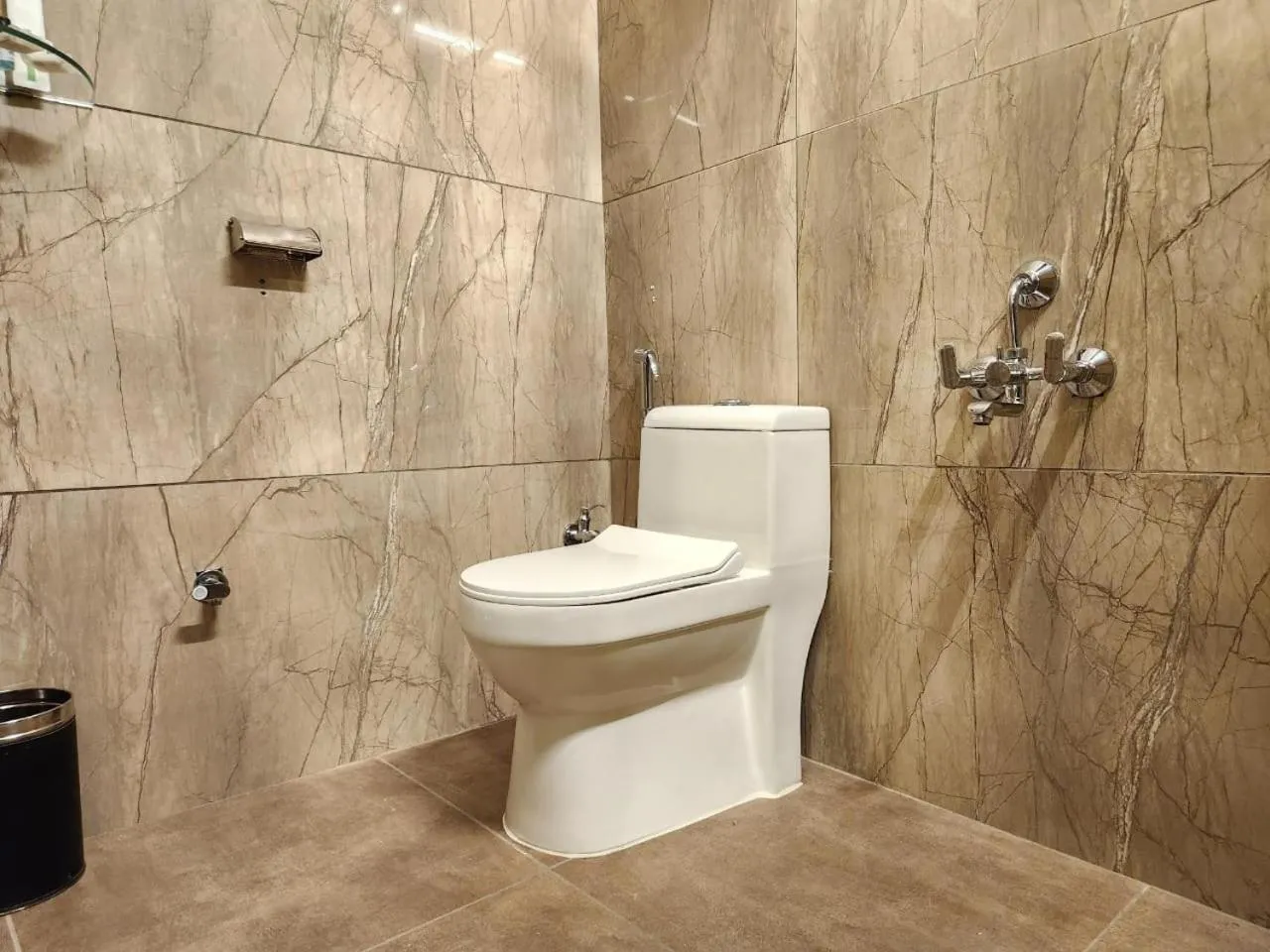 Bathroom in Hotel Dusk and Dawn