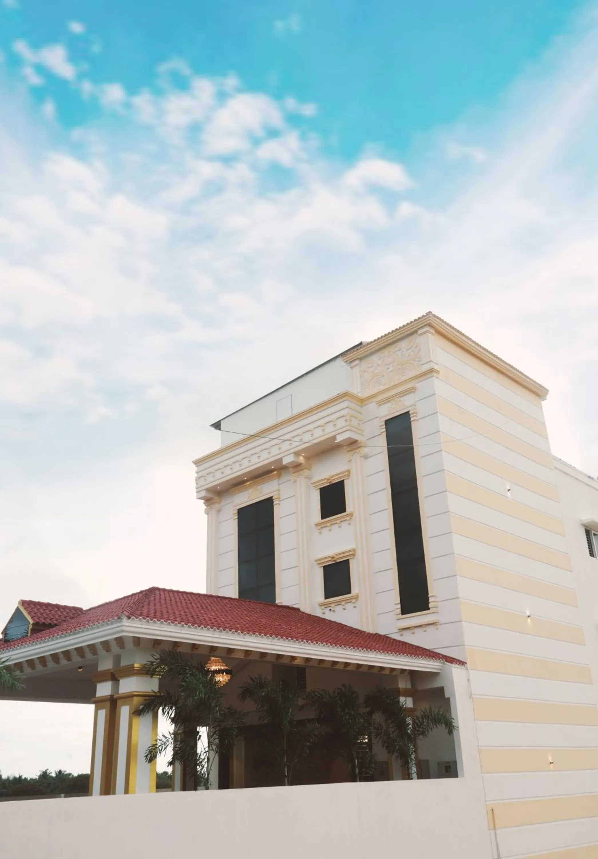 Property building in Hotel Dusk and Dawn