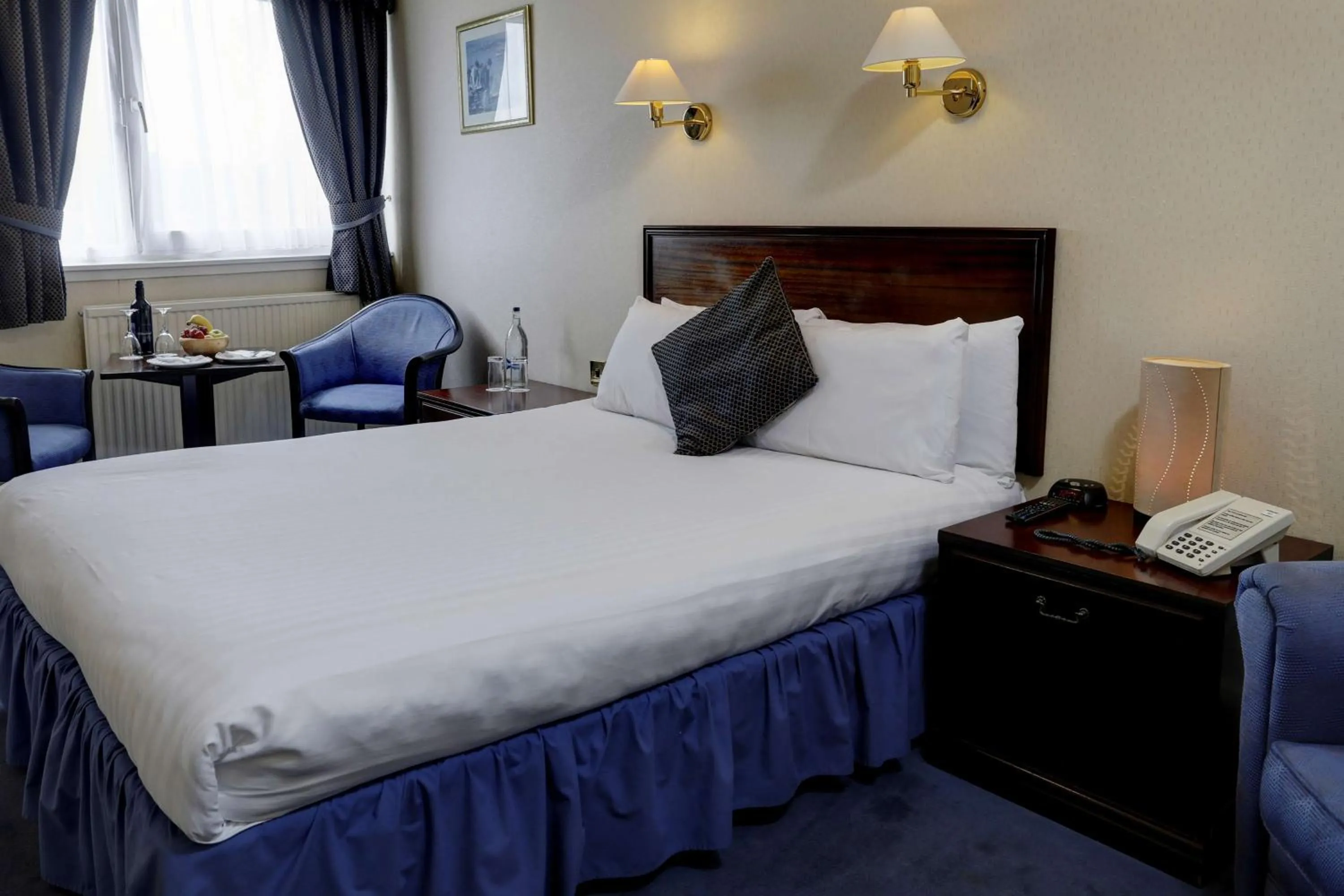 Photo of the whole room in Best Western Queens Hotel