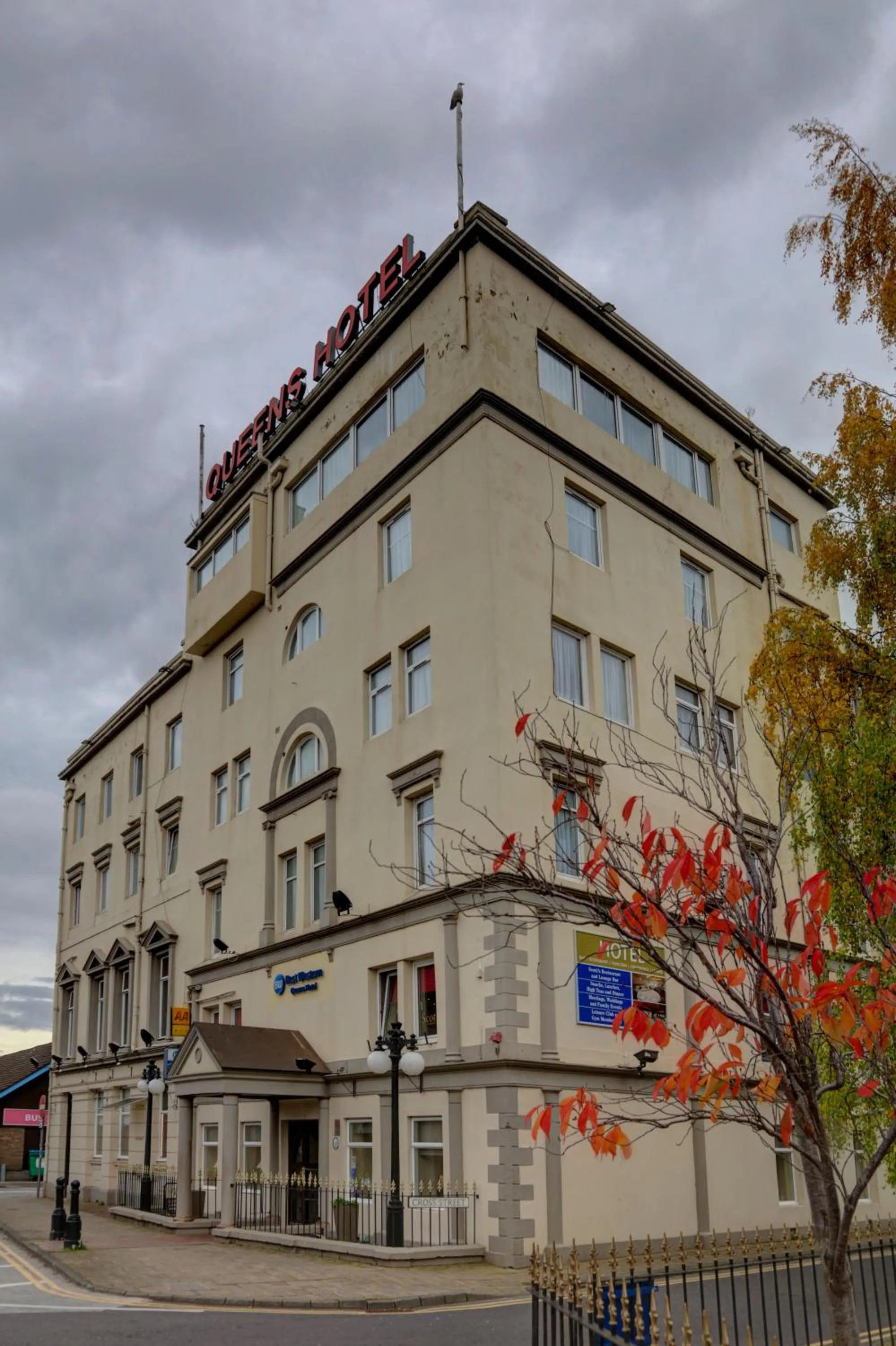 Property Building in Best Western Queens Hotel