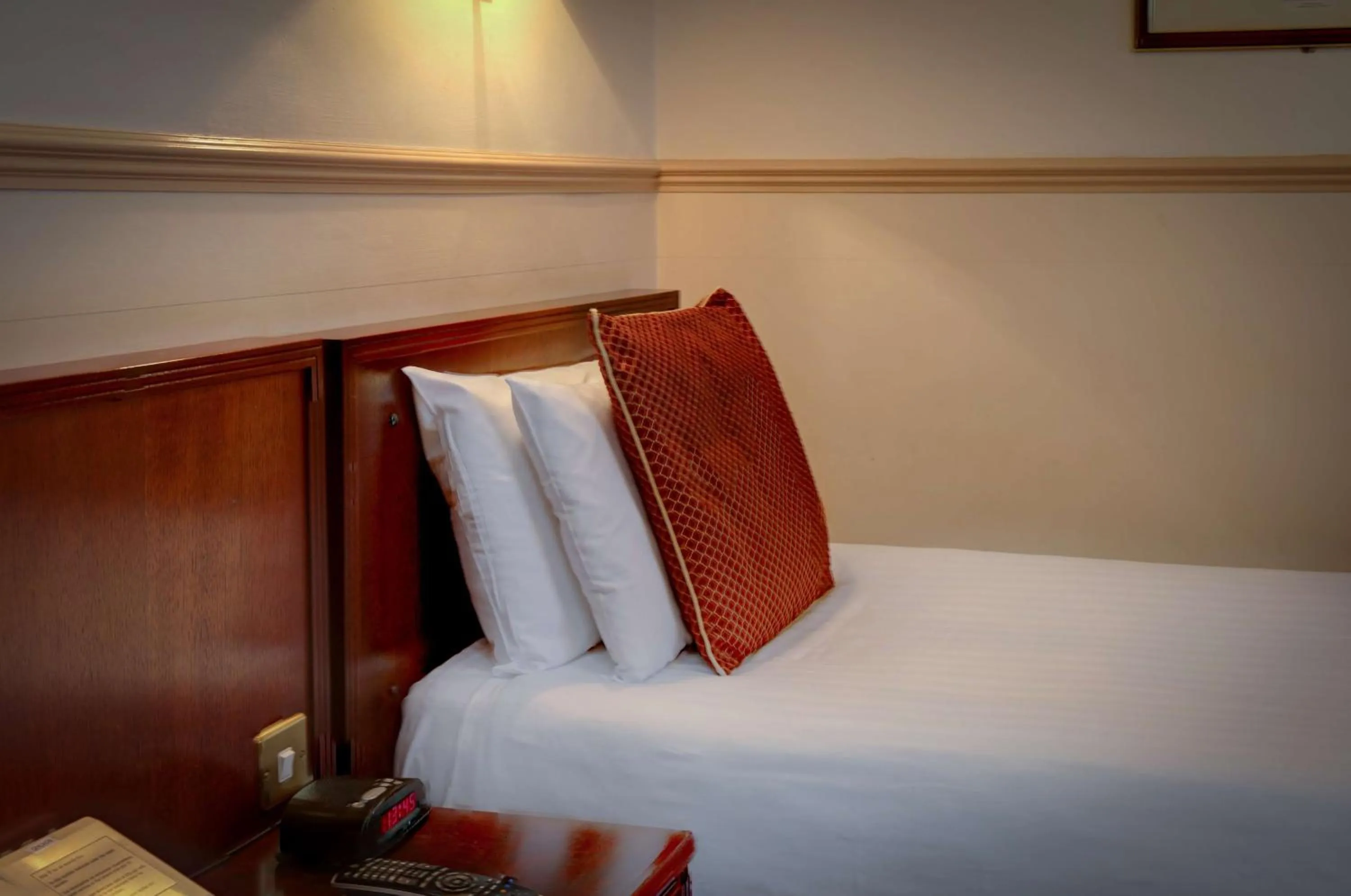 Photo of the whole room in Best Western Queens Hotel