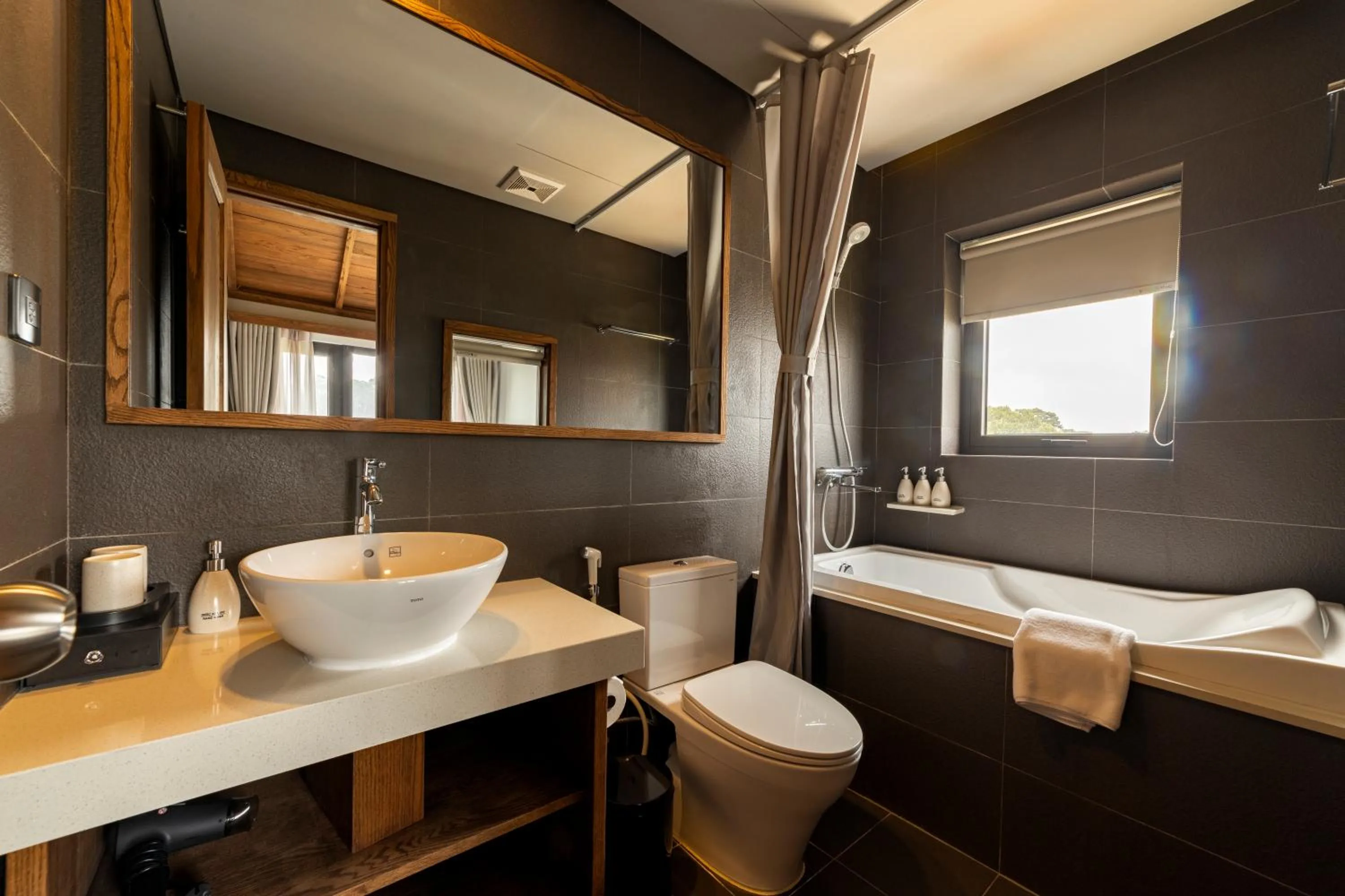 Toilet in HLS Dalat Lodge