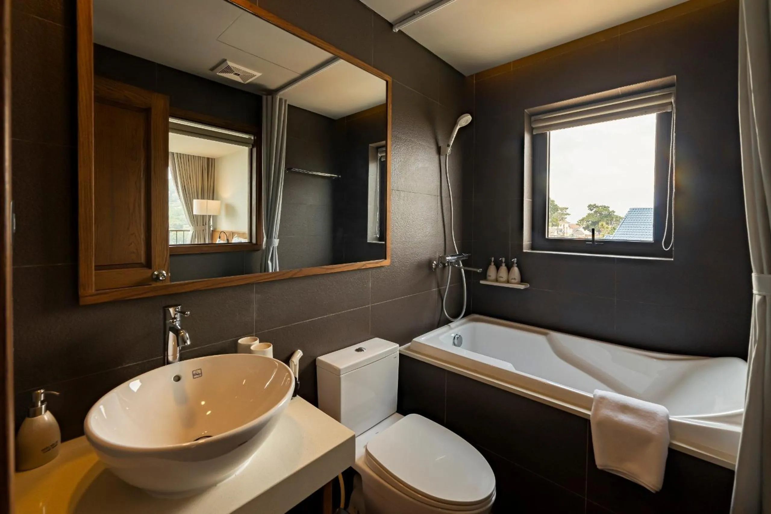 Shower in HLS Dalat Lodge