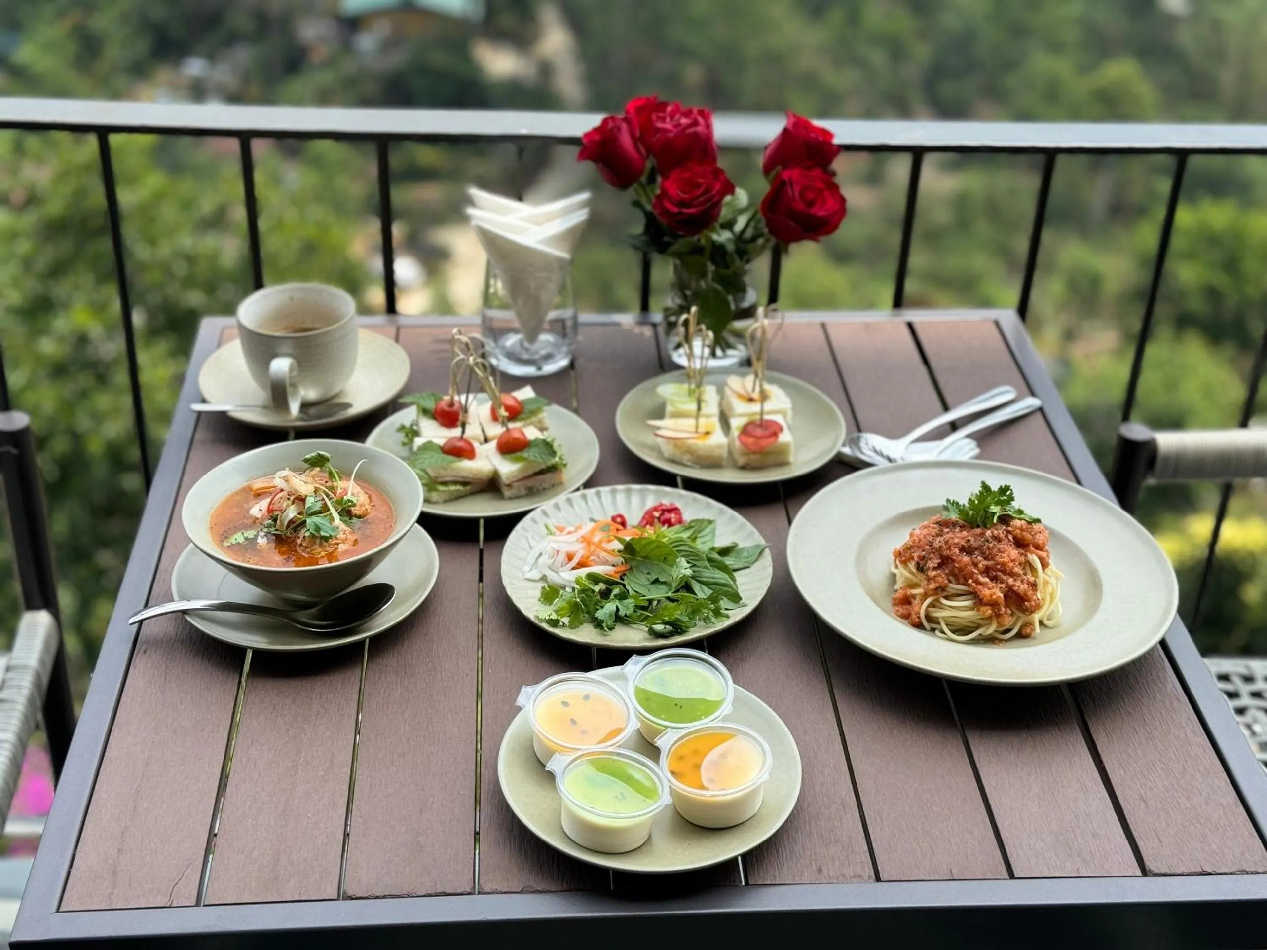 Food and drinks in HLS Dalat Lodge