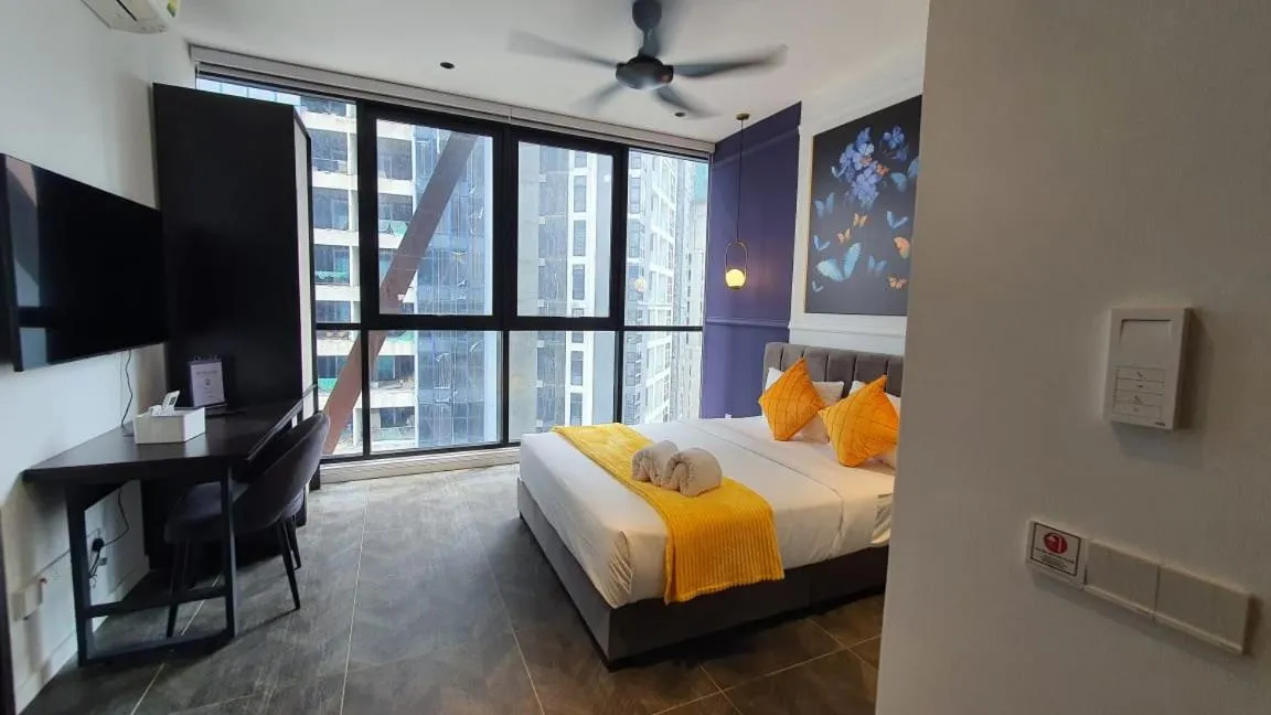 Klcc Suites at Twin Tower