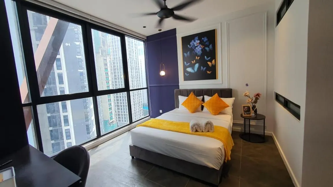 Klcc Suites at Twin Tower