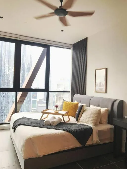 Klcc Suites at Twin Tower