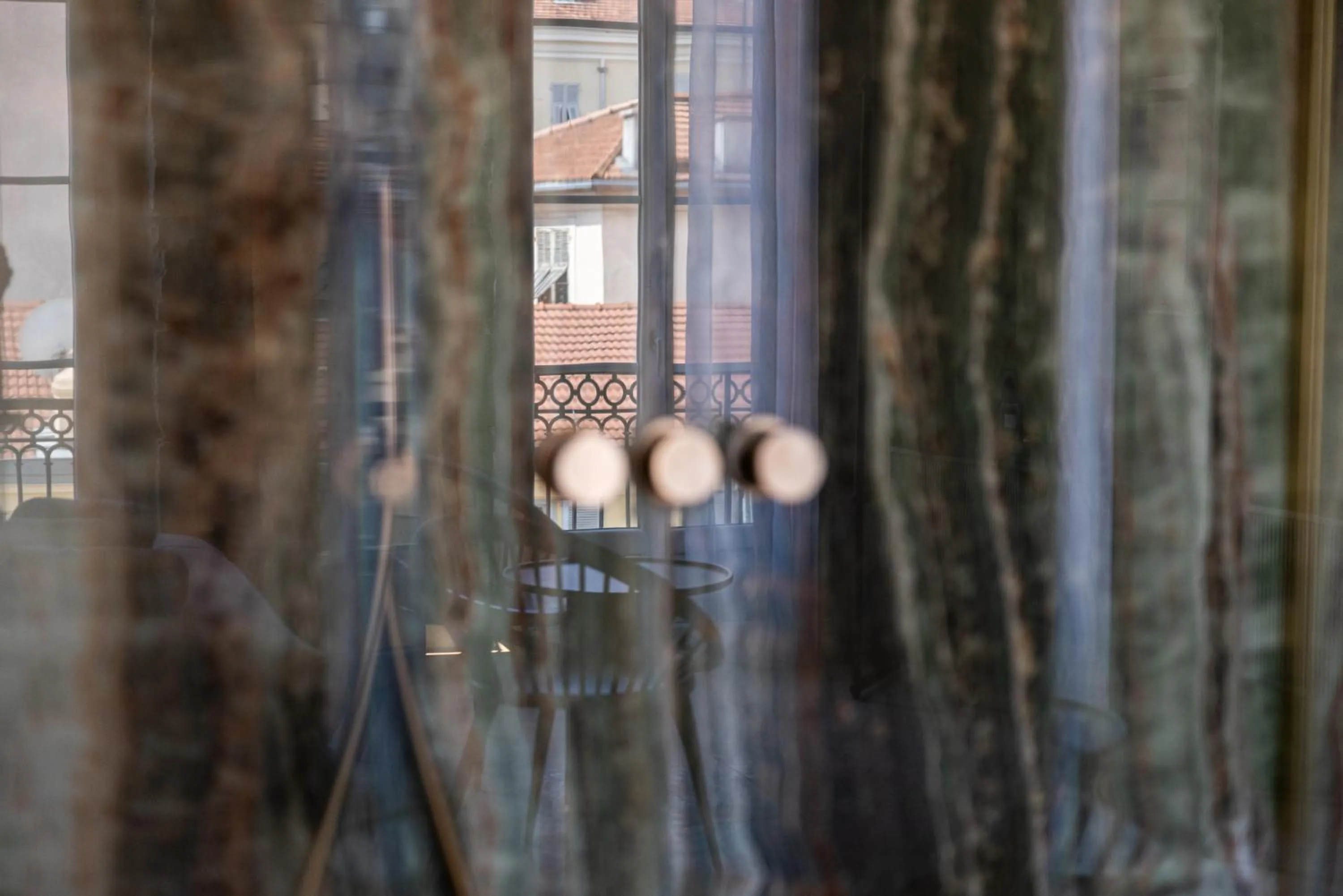 Decorative detail in Naomi Nice