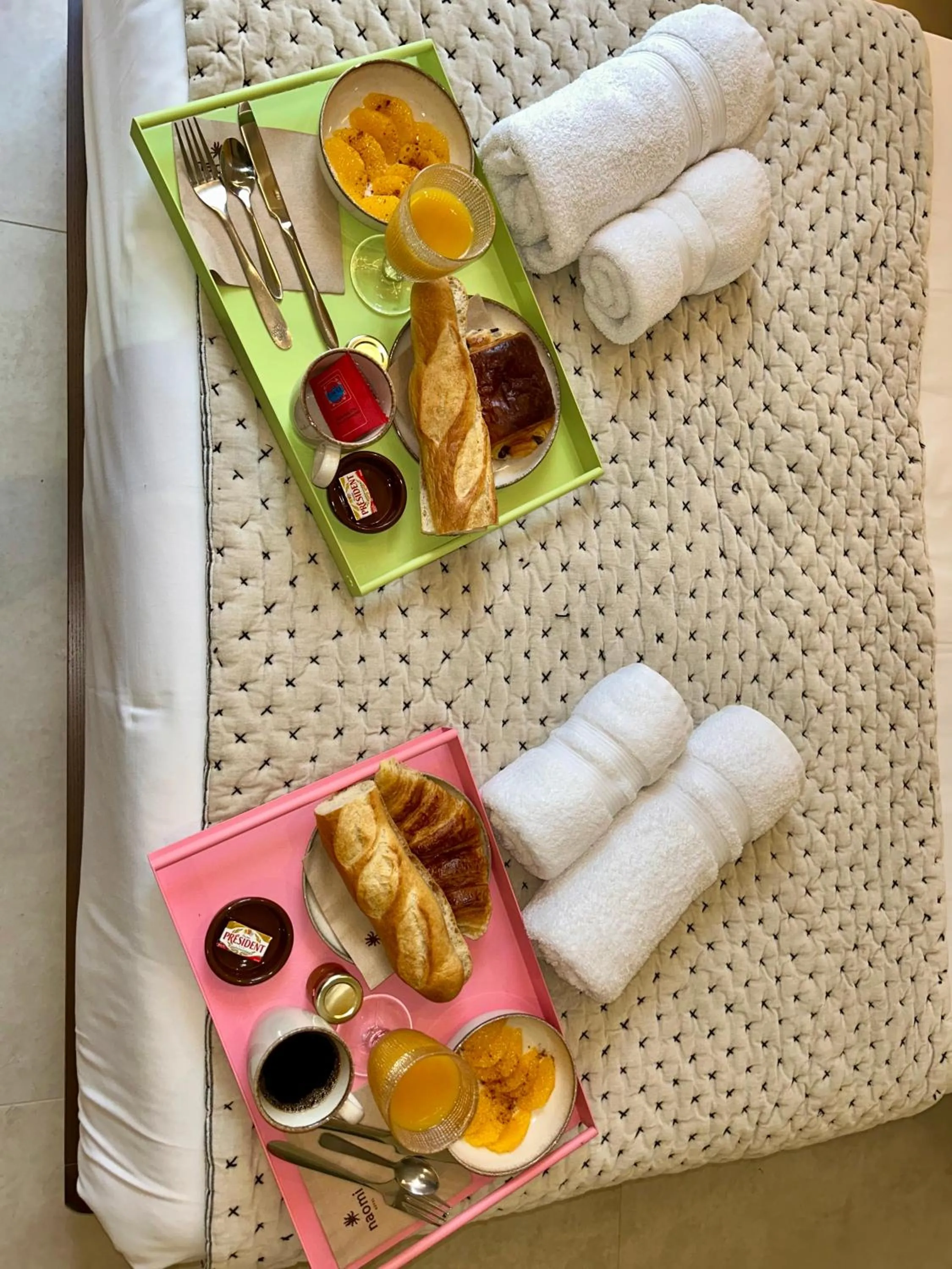 Food and drinks in Naomi Nice