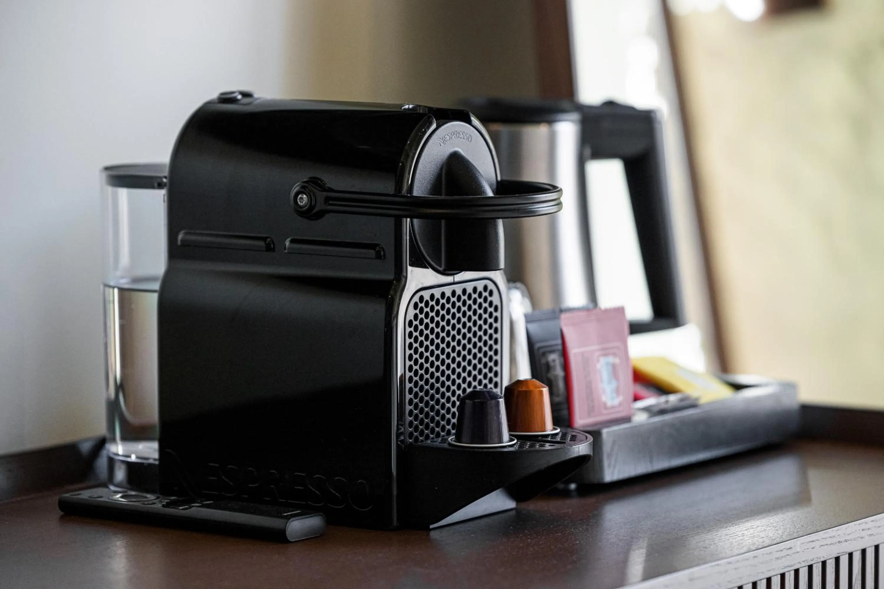 Coffee/tea facilities in Naomi Nice