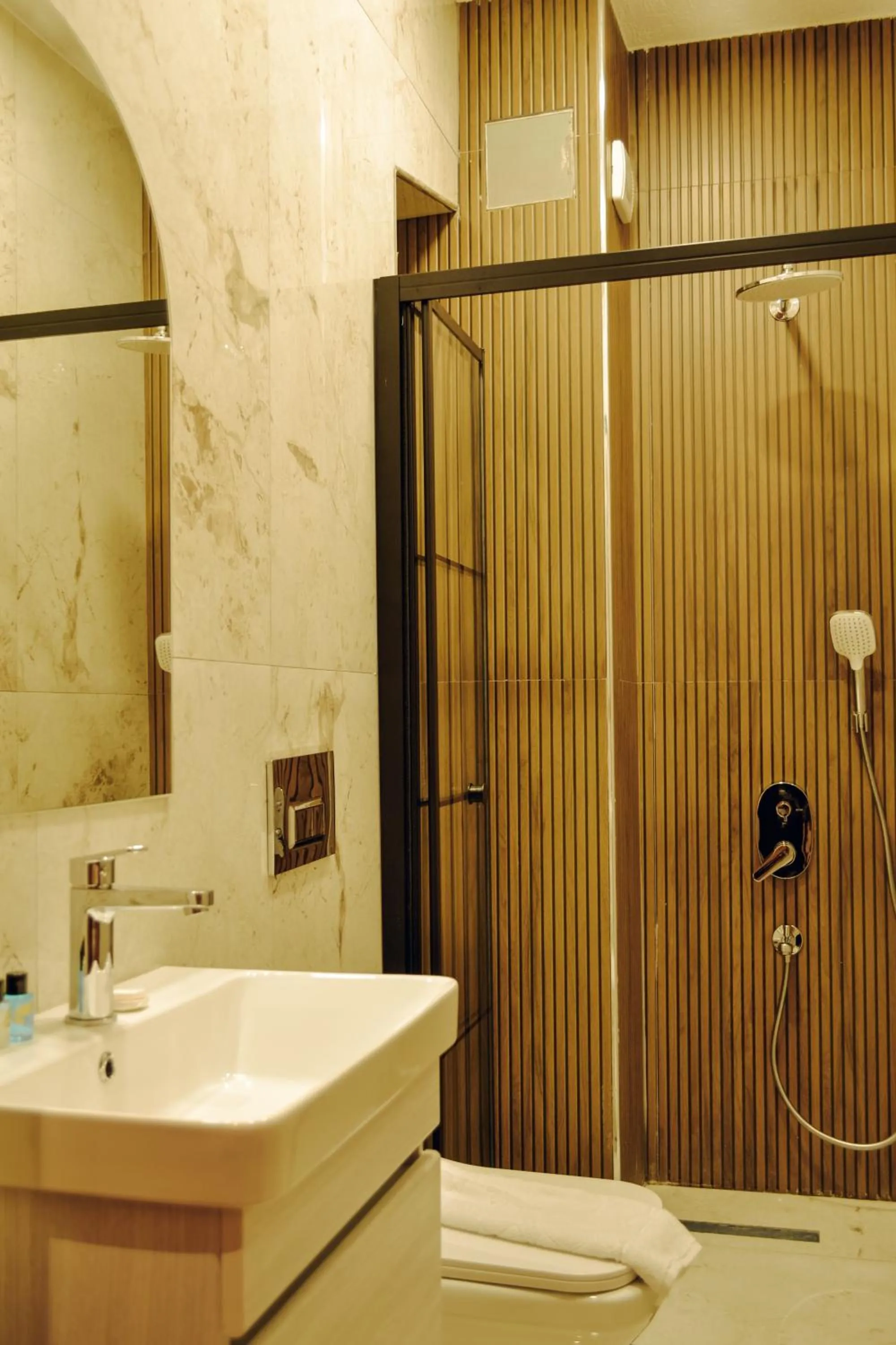 Shower in Galata Calm Tale Hotel