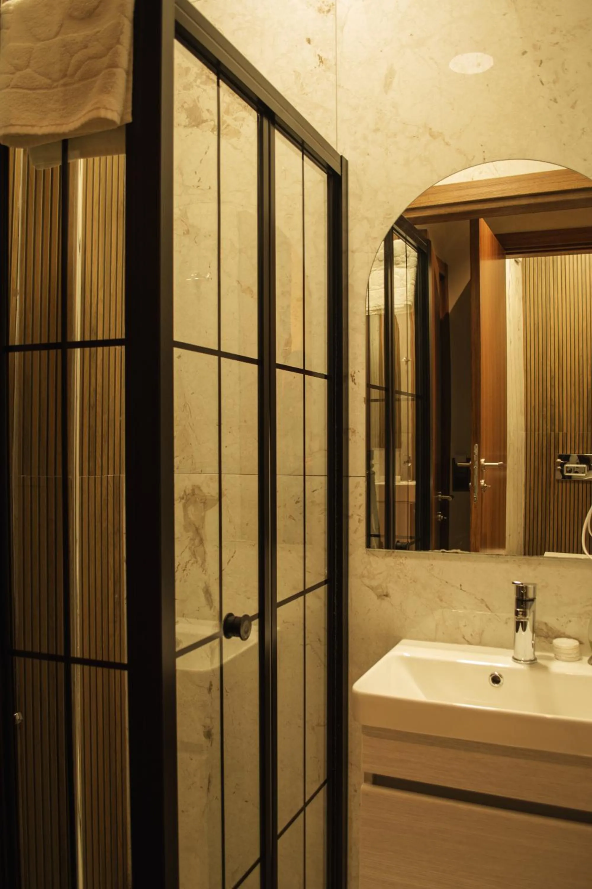 Shower in Galata Calm Tale Hotel