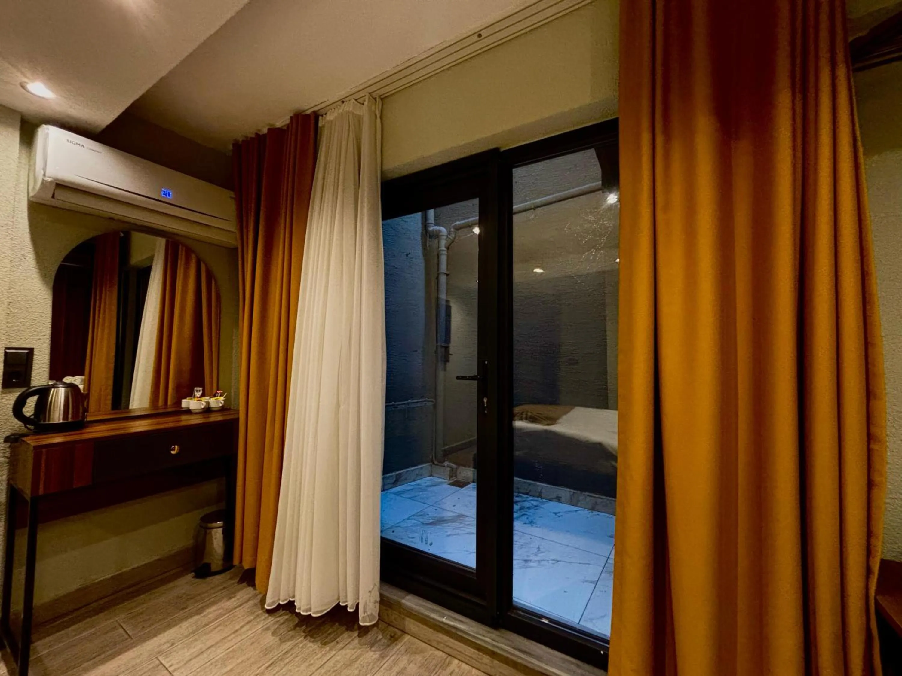 Balcony/Terrace, Bed in Galata Calm Tale Hotel