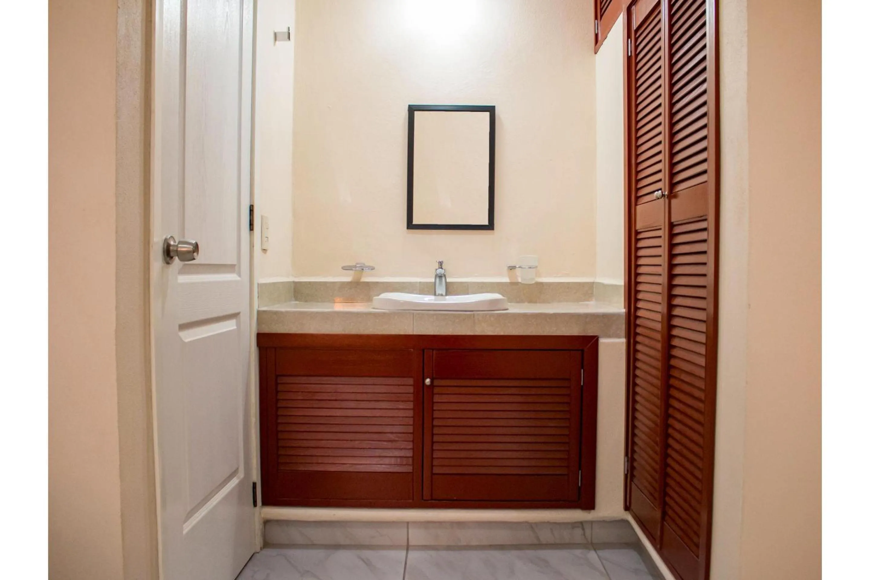 Bathroom in OYO Hotel La Playa