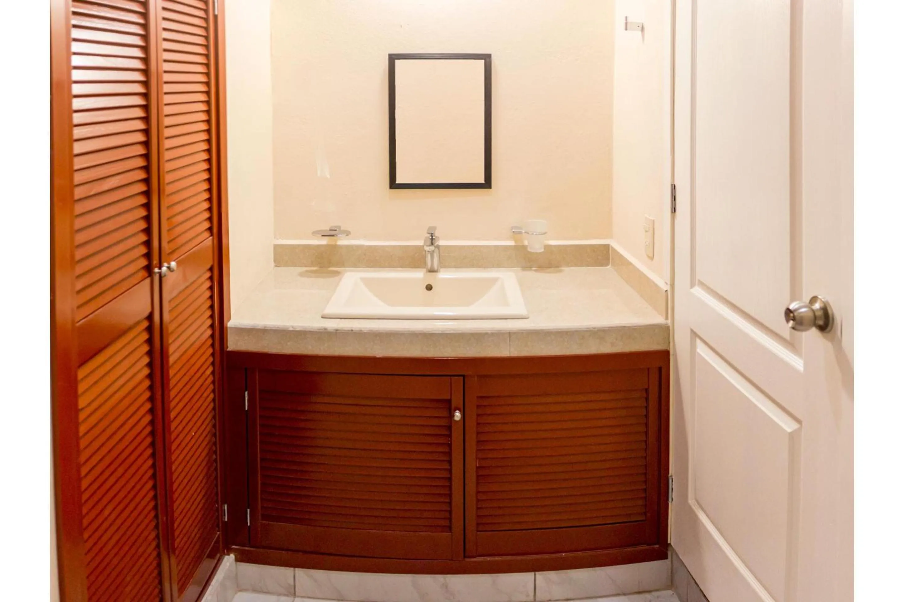 Bathroom in OYO Hotel La Playa