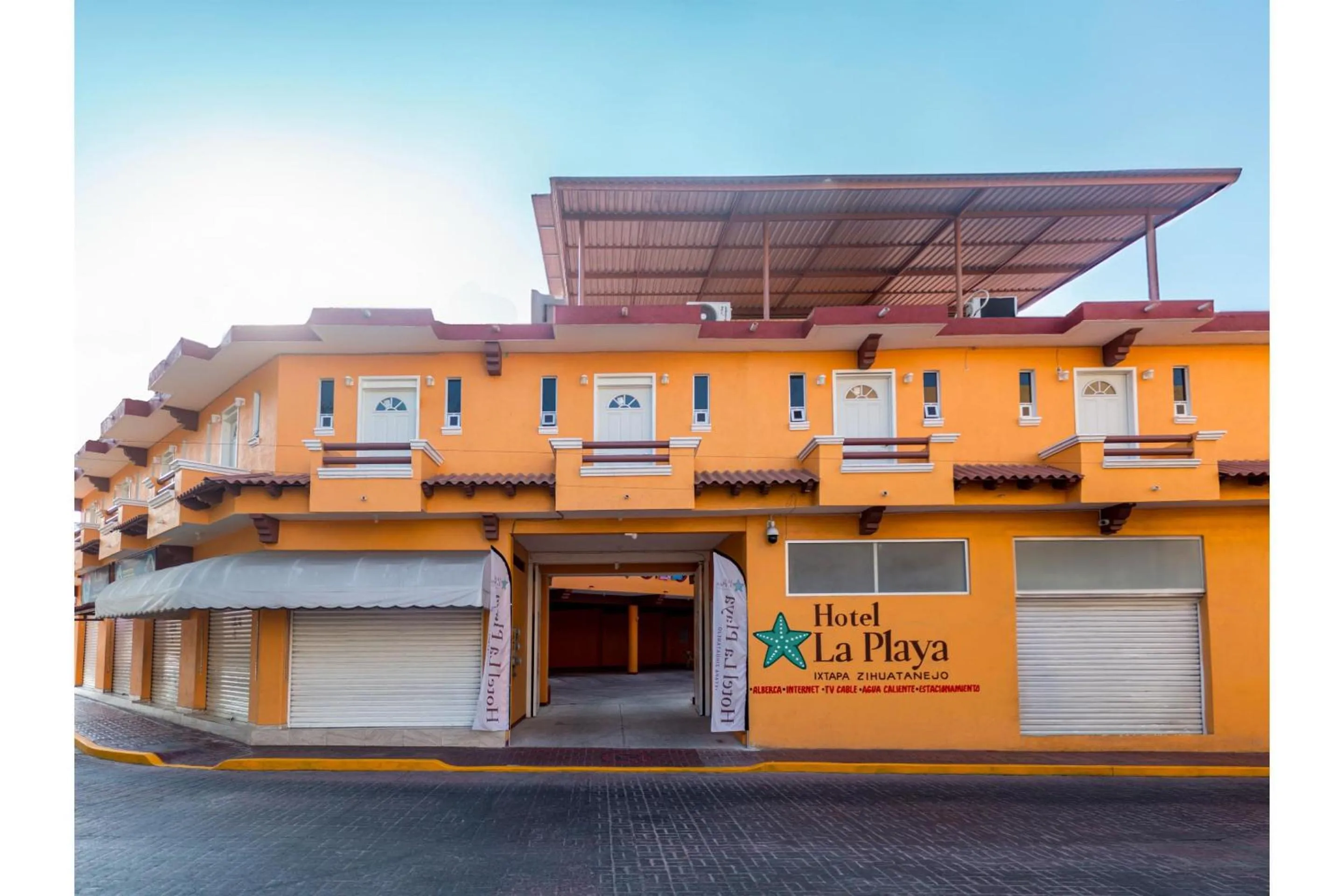 Facade/entrance in OYO Hotel La Playa
