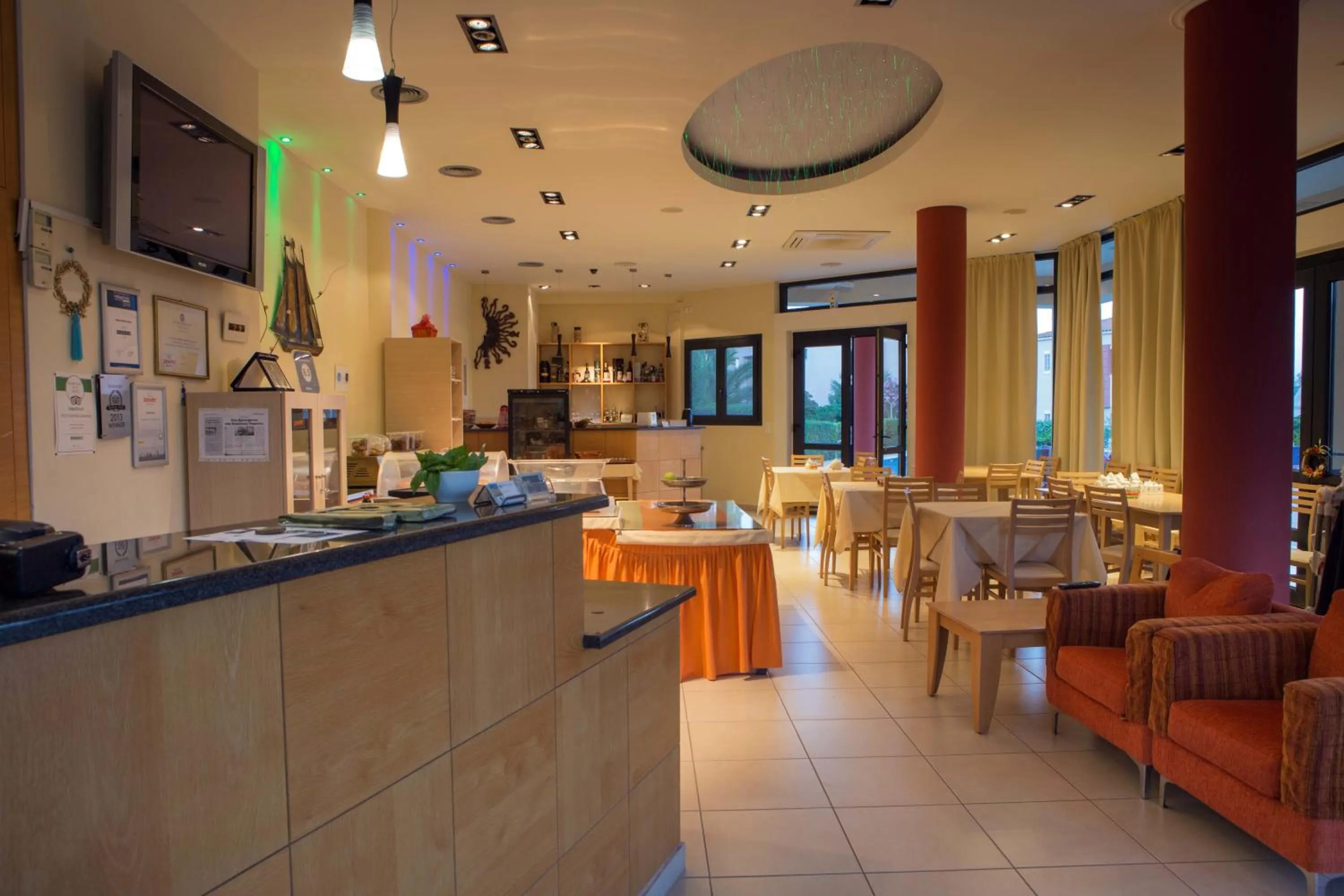 Restaurant/places to eat in Aeolian Gaea Hotel