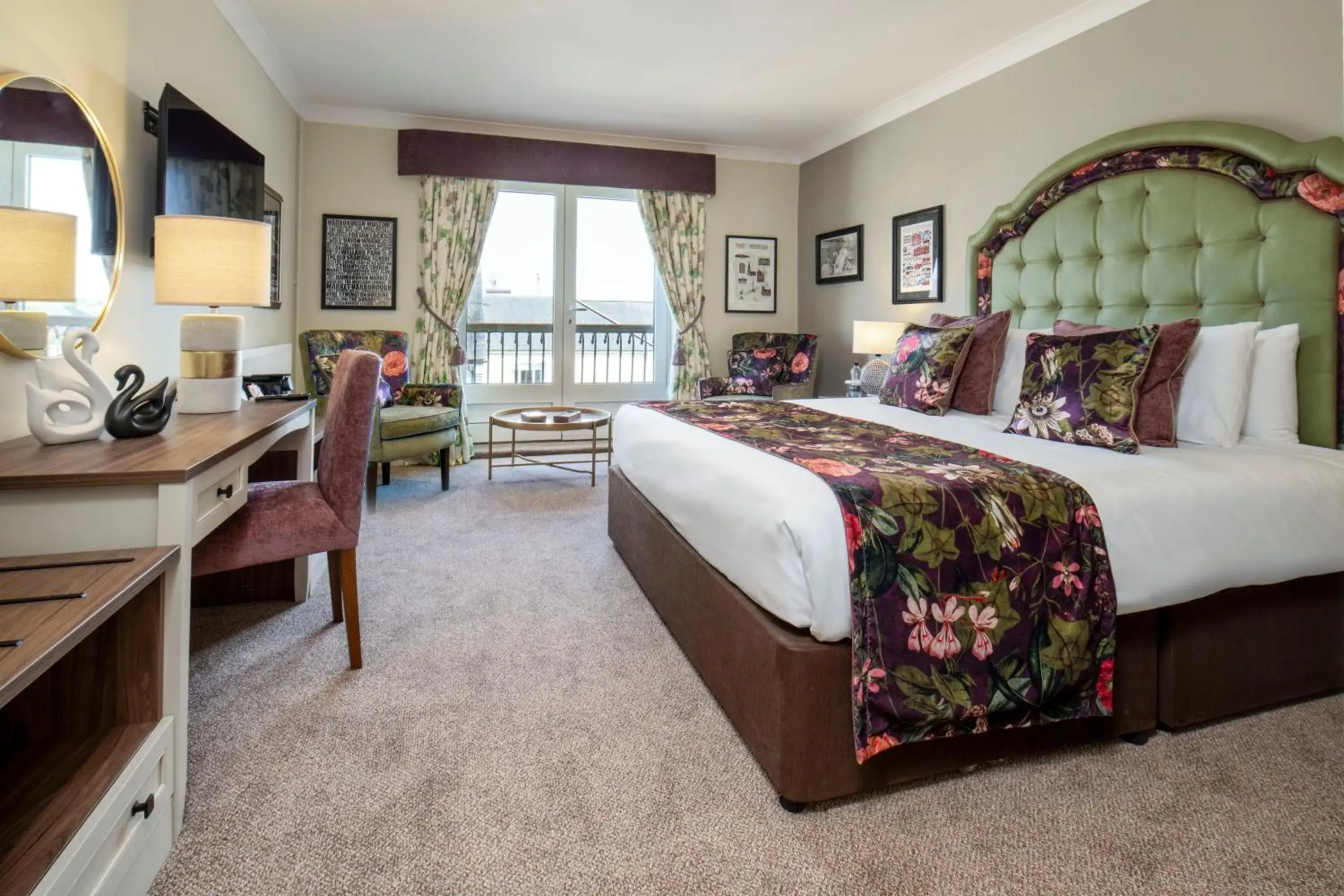 Deluxe Double Room in The Three Swans Hotel, Market Harborough, Leicestershire - The Coaching Inn Group Deluxe Double Room in The Three Swans Hotel, Market Harborough, Leicestershire - The Coaching Inn Group