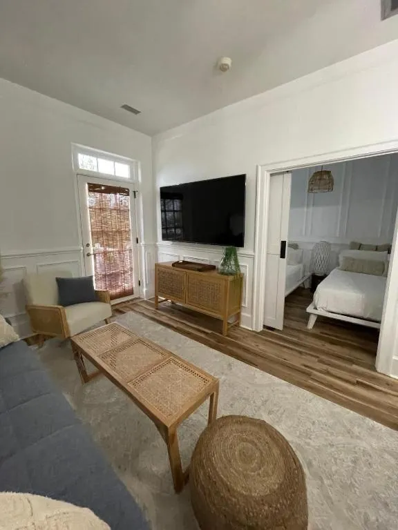 Bed in The Front Street Inn