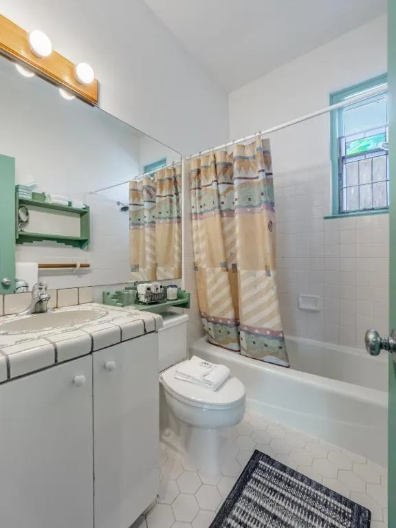 The Front Street Inn