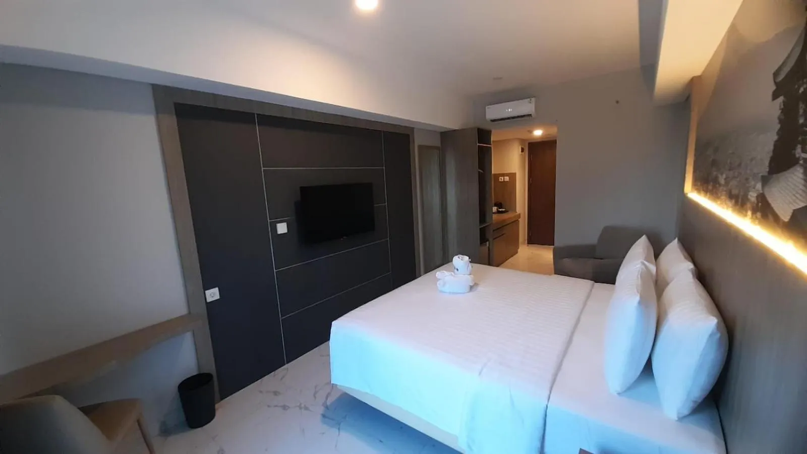 Bed in Nemuru Grand Suites