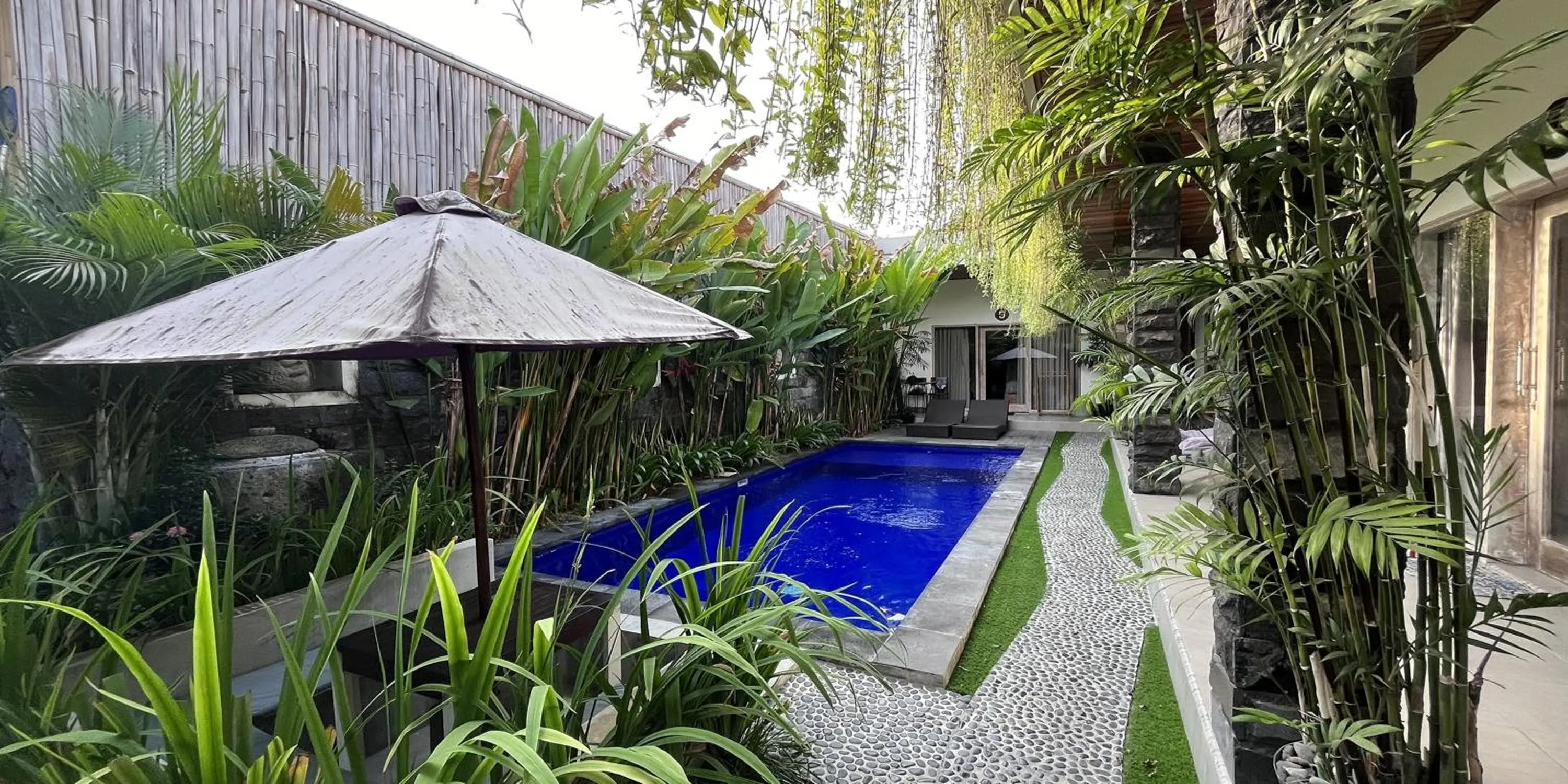 Swimming pool in Pis Bolong Canggu