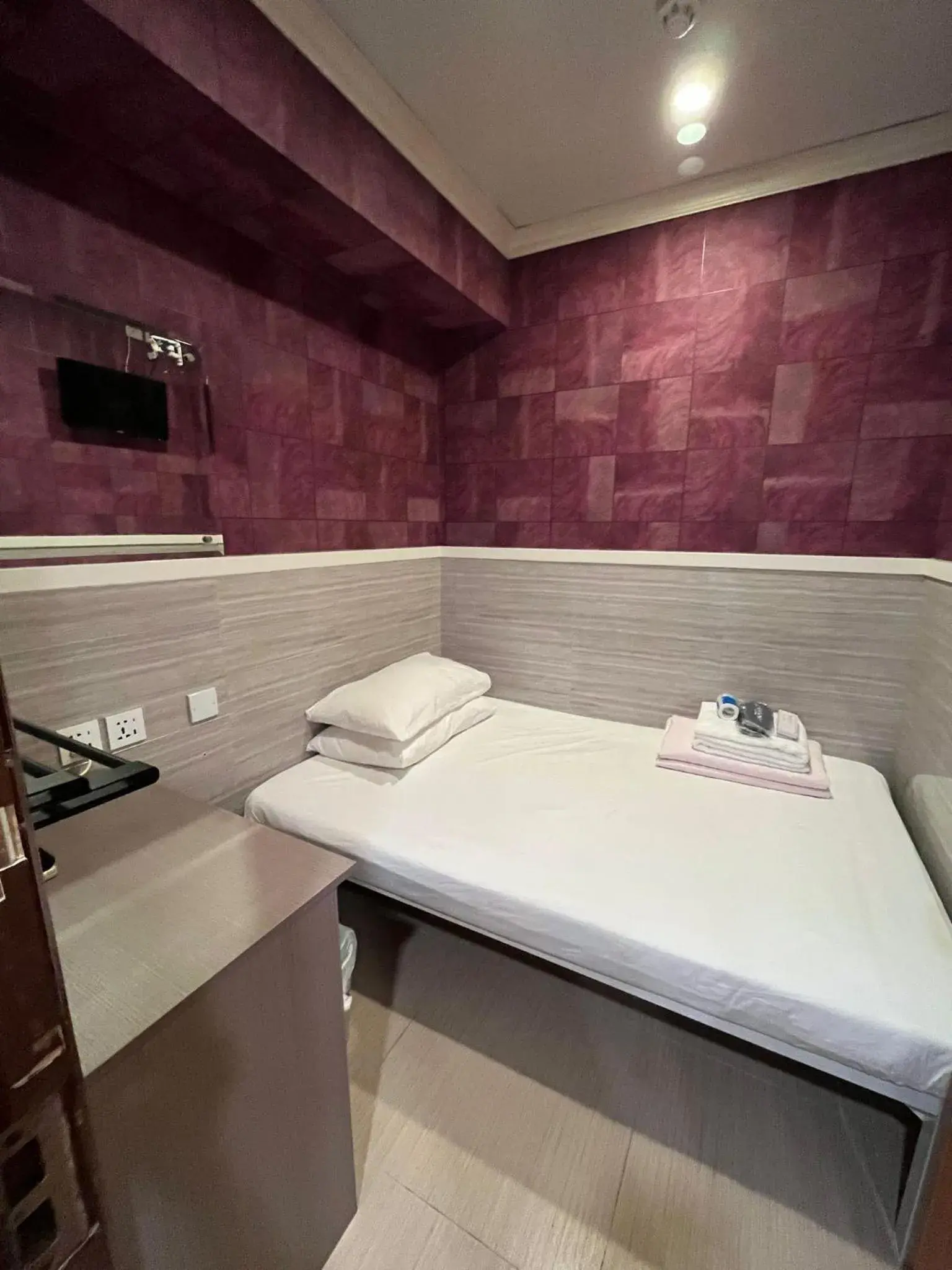 Double Room - single occupancy in 3D Inn Hong Kong Romance Double Room - single occupancy in 3D Inn Hong Kong Romance
