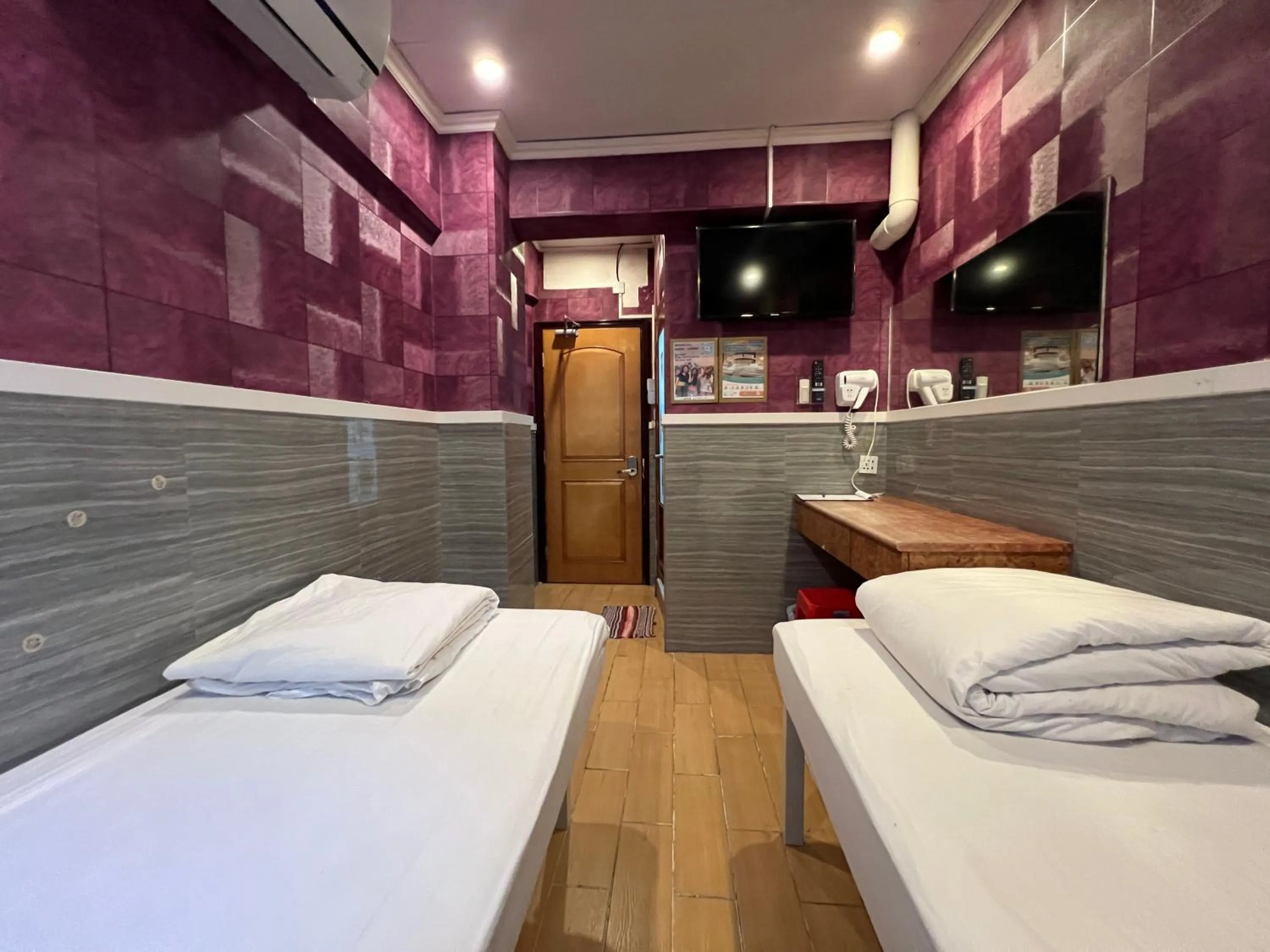 Bed in 3D Inn Hong Kong Romance