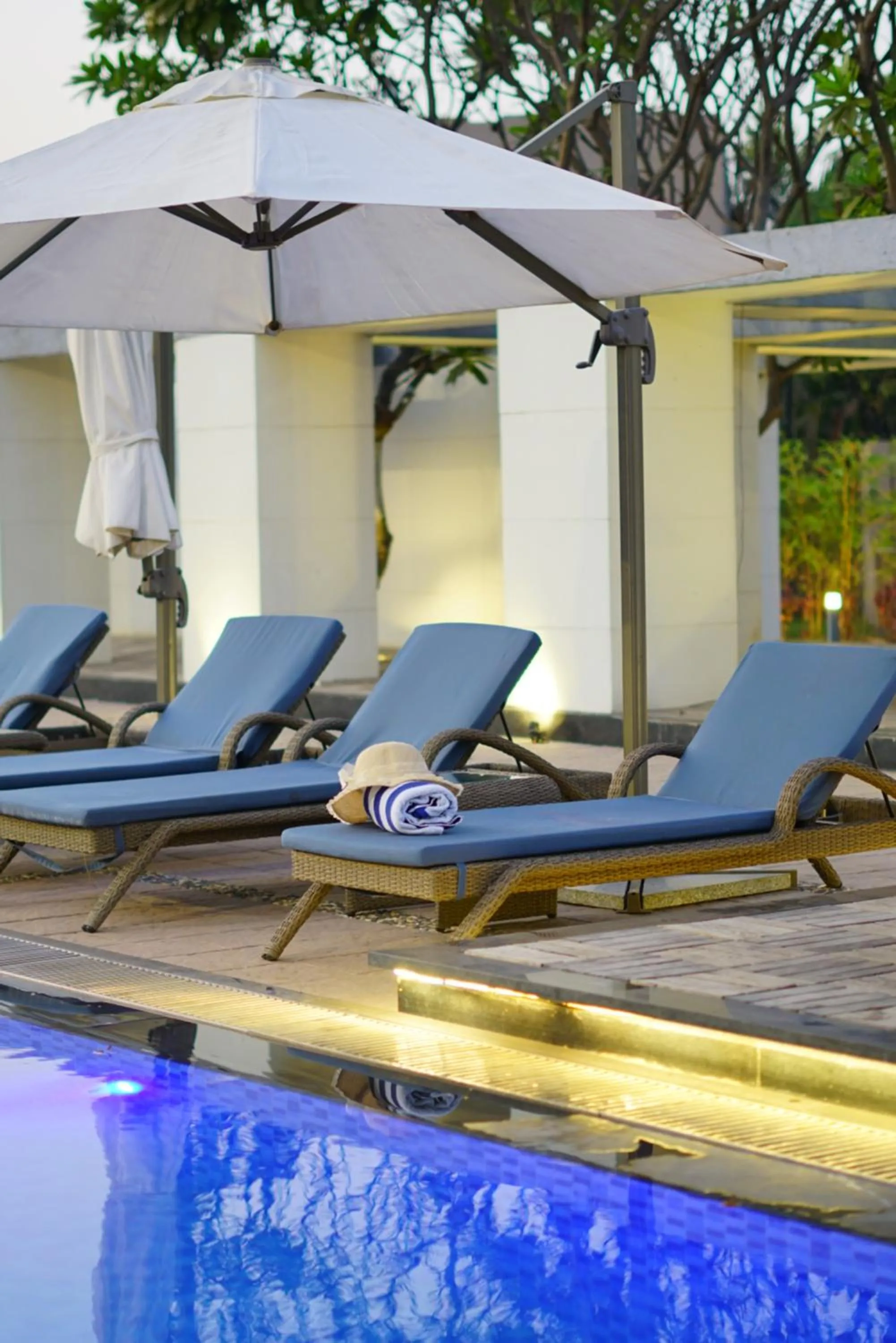 Swimming pool in The Augusta Club & Resort