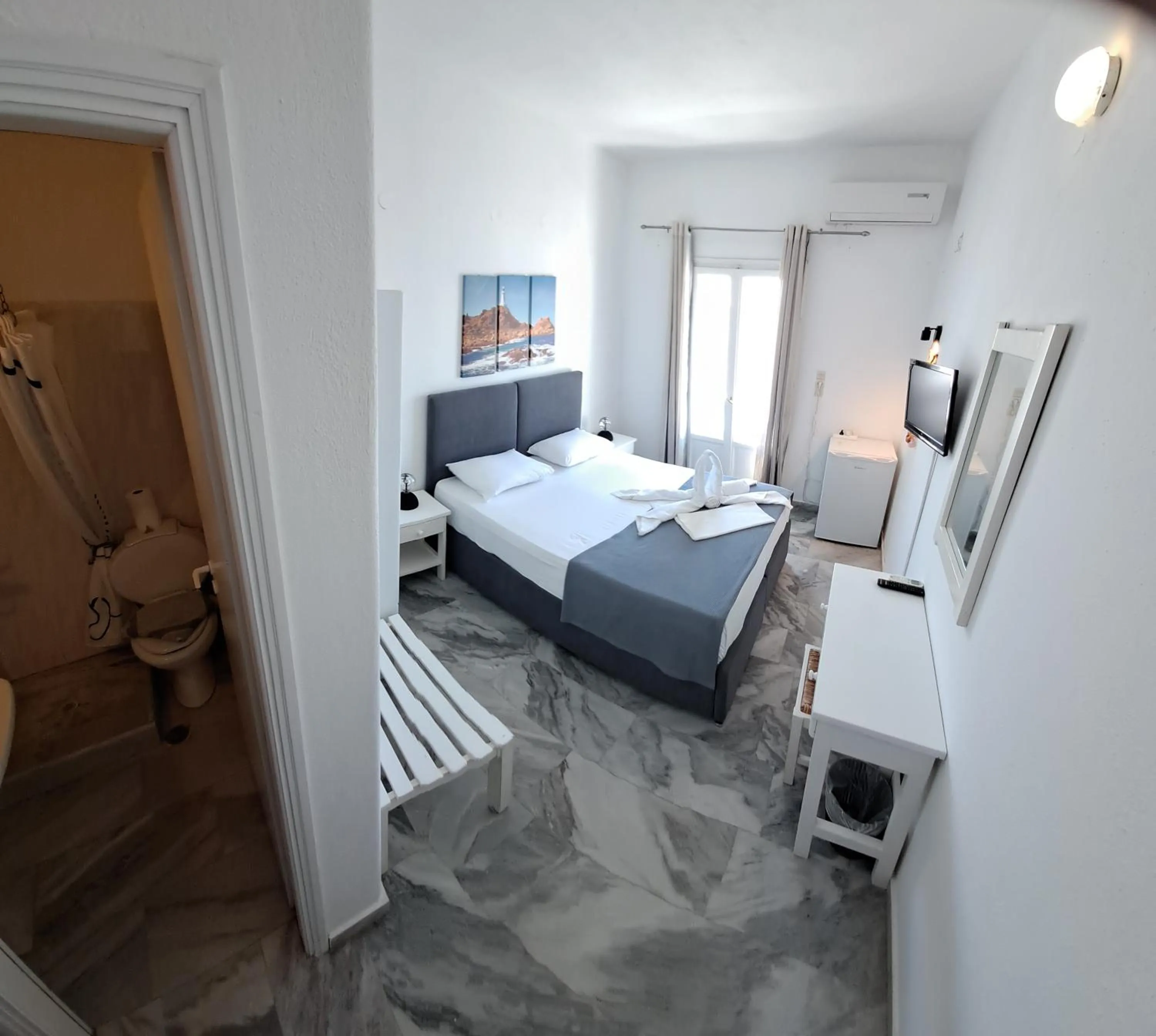 Photo of the whole room, Bed in Oceanis Resort