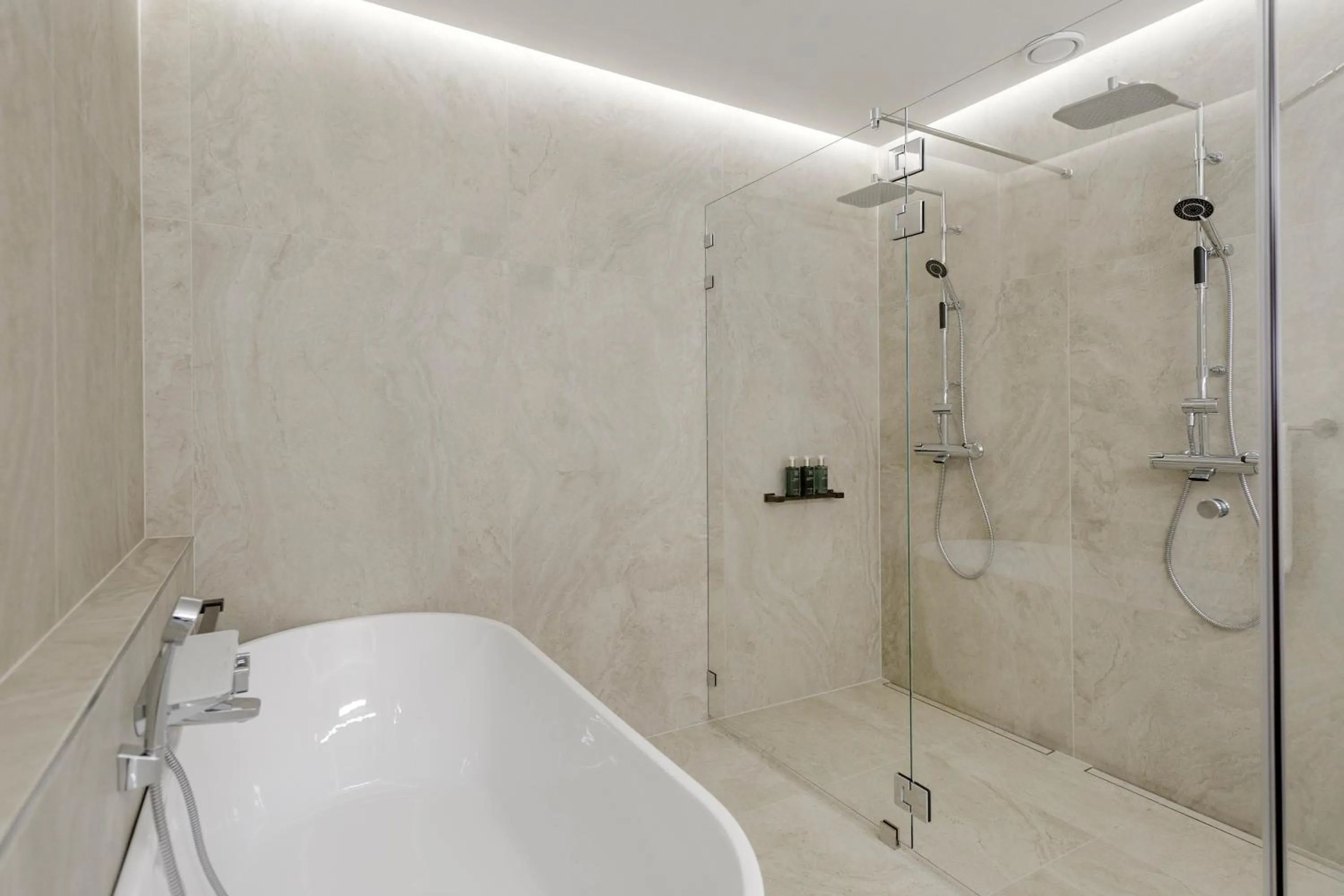 Shower in Solo Sokos Hotel Pier 4