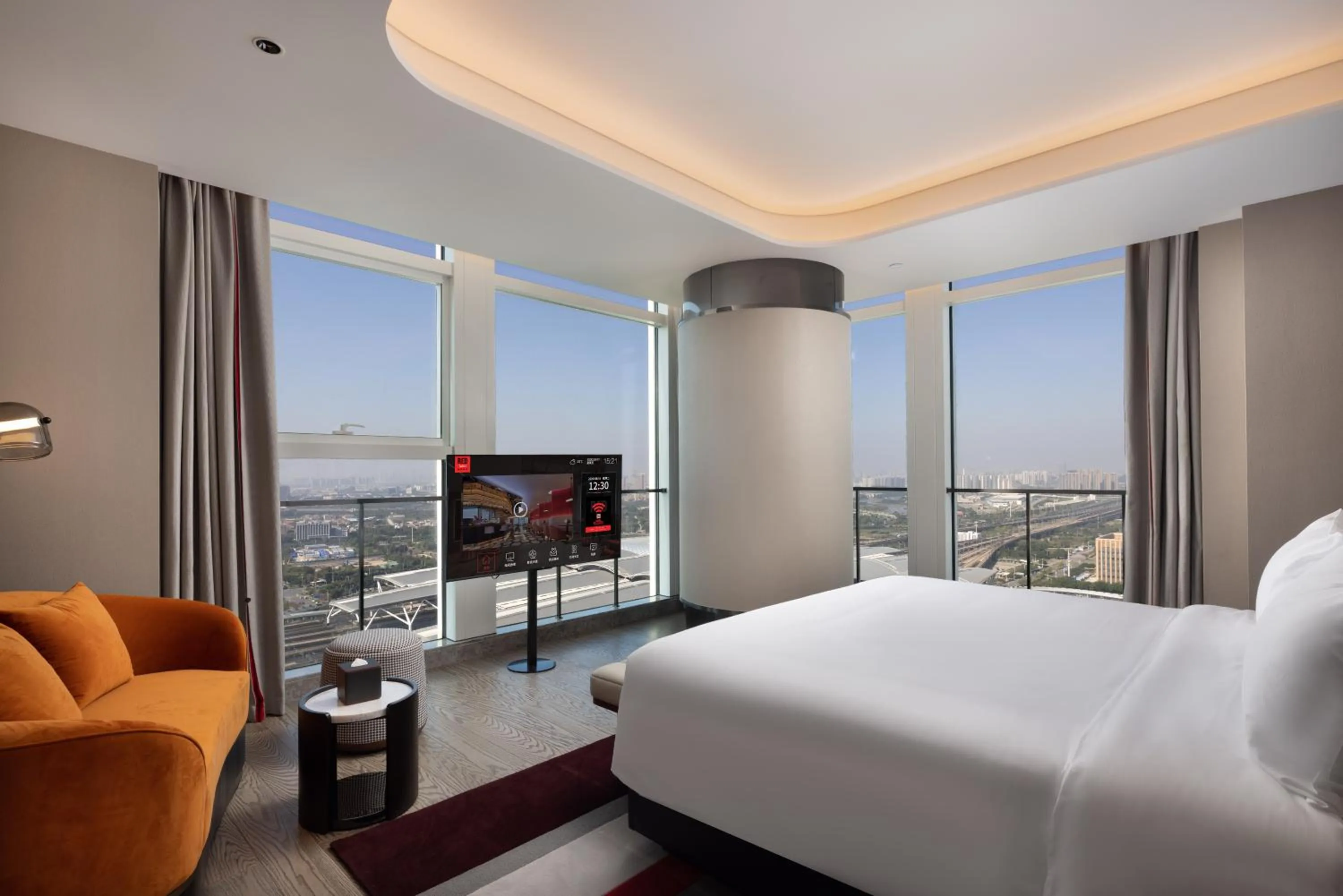 Bedroom, Bed in Radisson Red Guangzhou South Railway Station