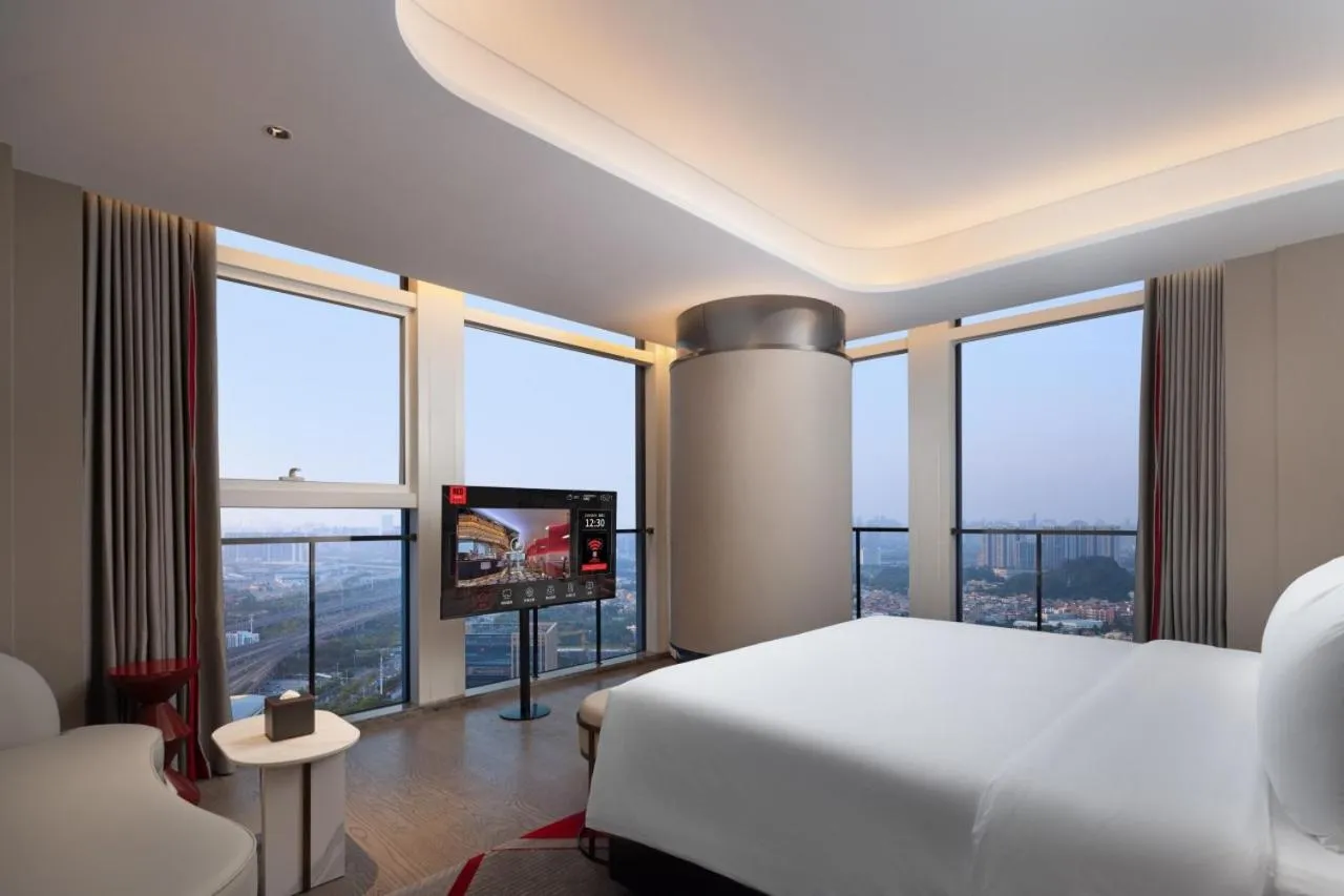 Bedroom, Bed in Radisson Red Guangzhou South Railway Station