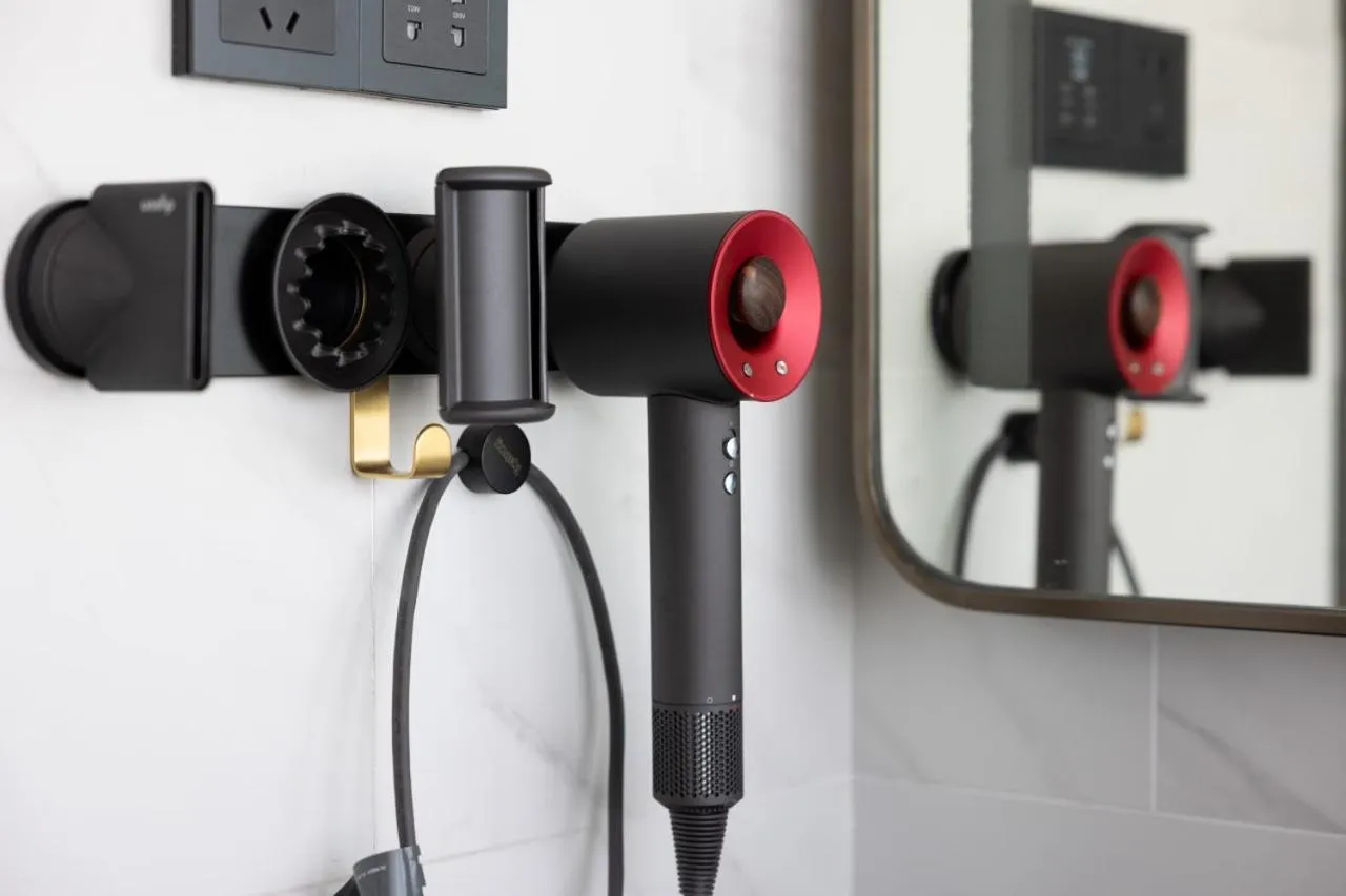 Bathroom in Radisson Red Guangzhou South Railway Station