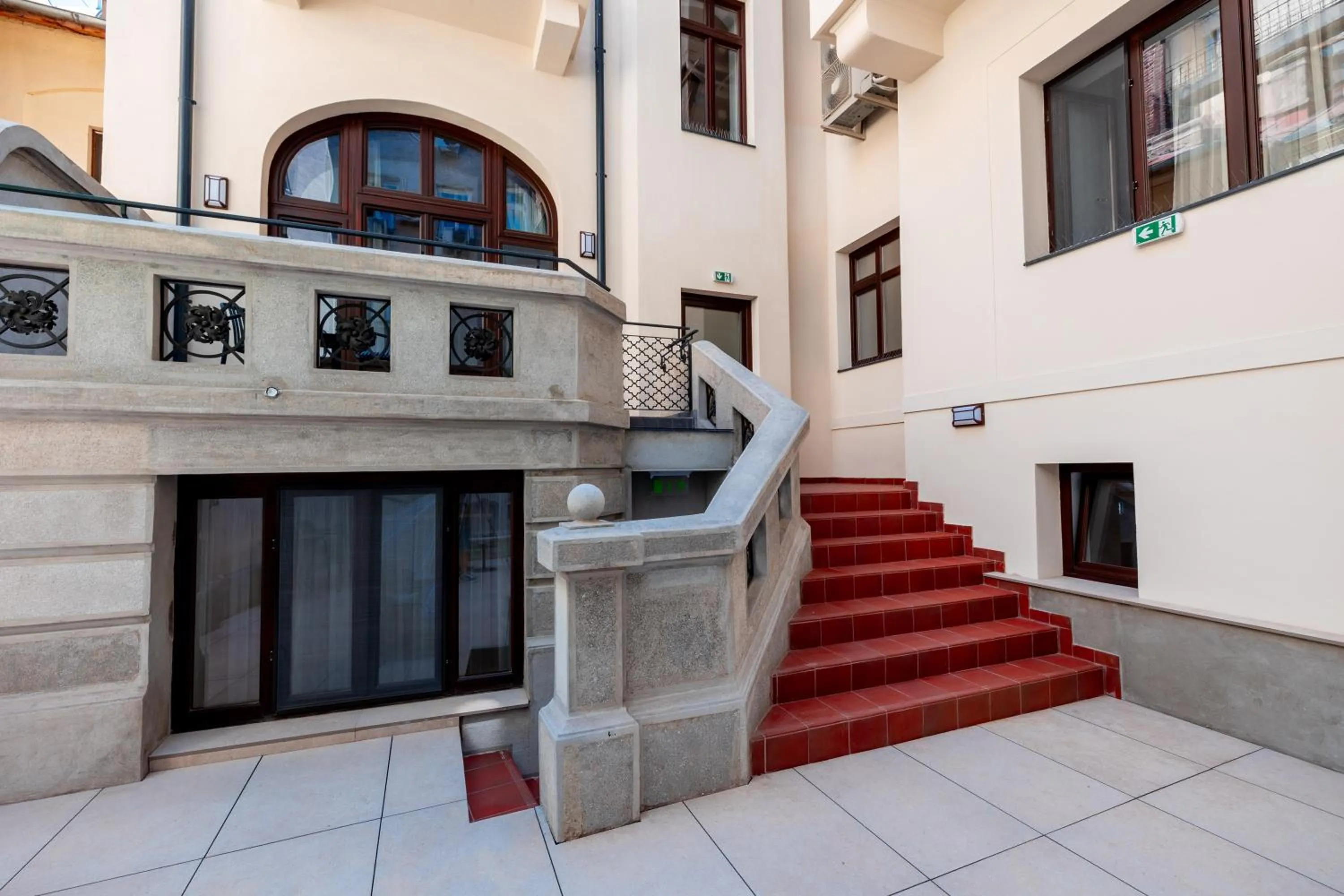 Property building in Ecletico Villa