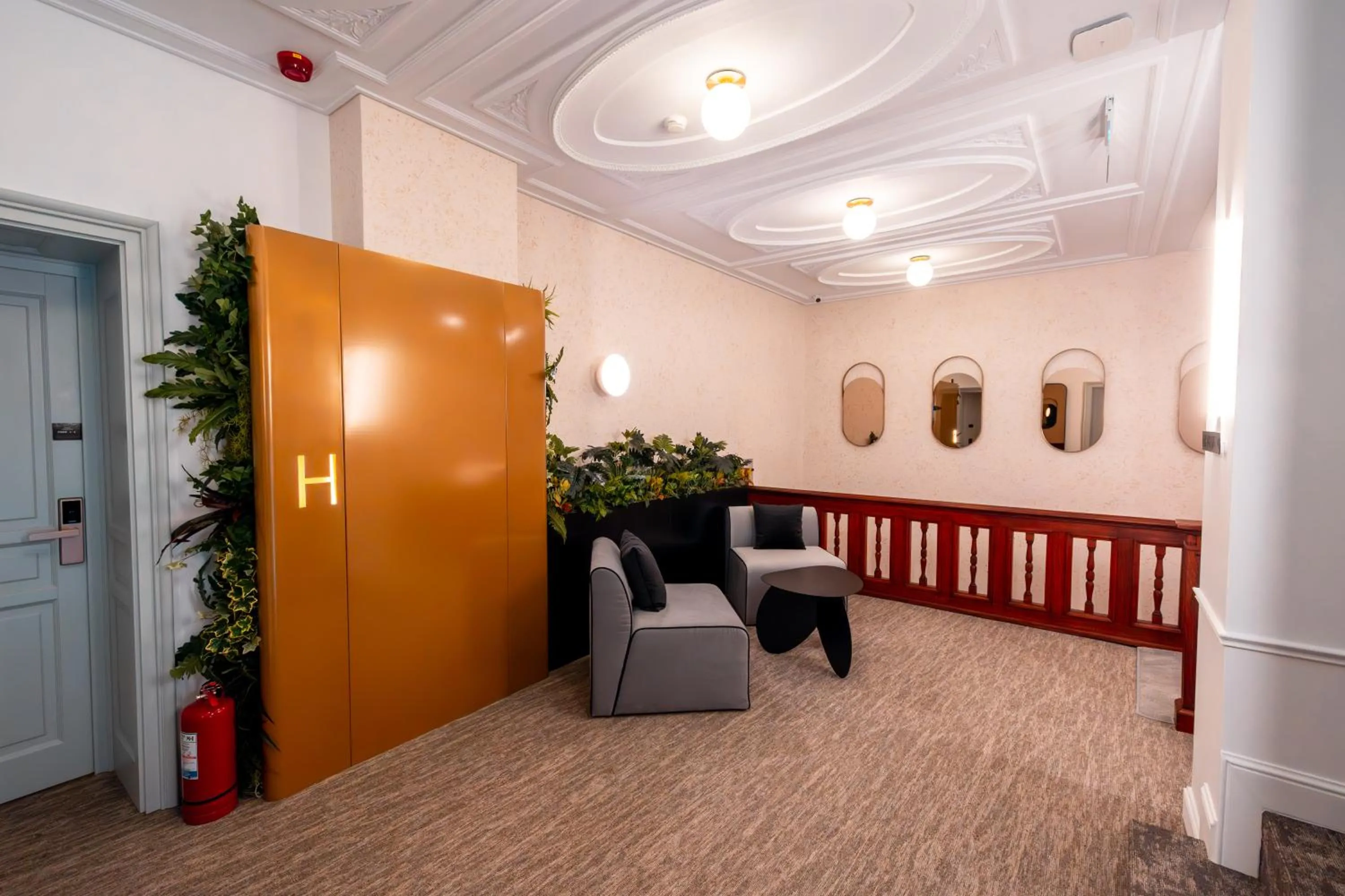 Decorative detail in Ecletico Villa