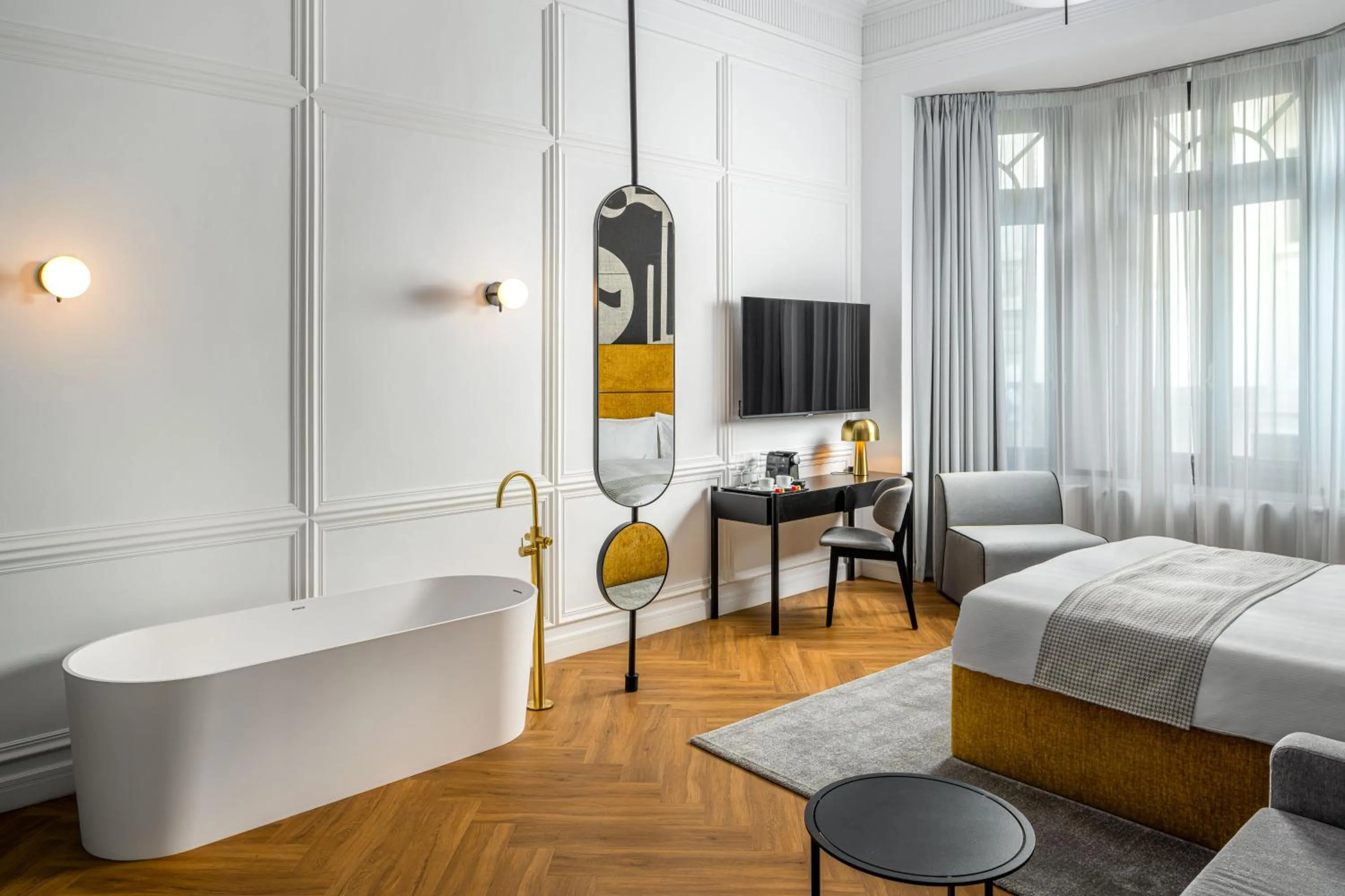 Bathroom, Bed in Ecletico Villa