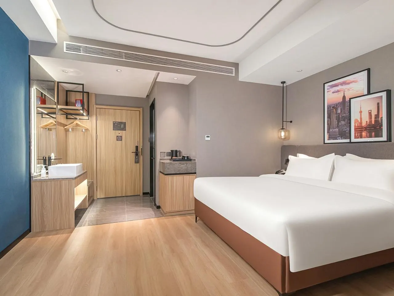 Photo of the whole room in Country Inn & Suite by Radisson, Shanghai Hongkou Football Stadium Chifeng Road