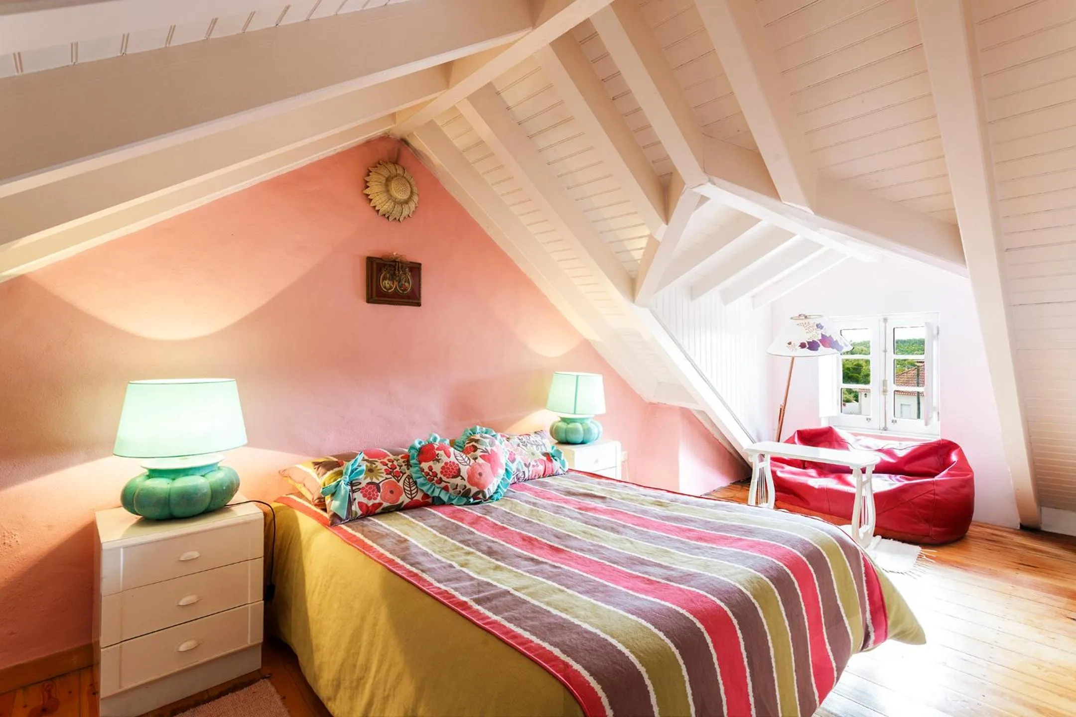 Bed in WHome Ericeira Private Villa