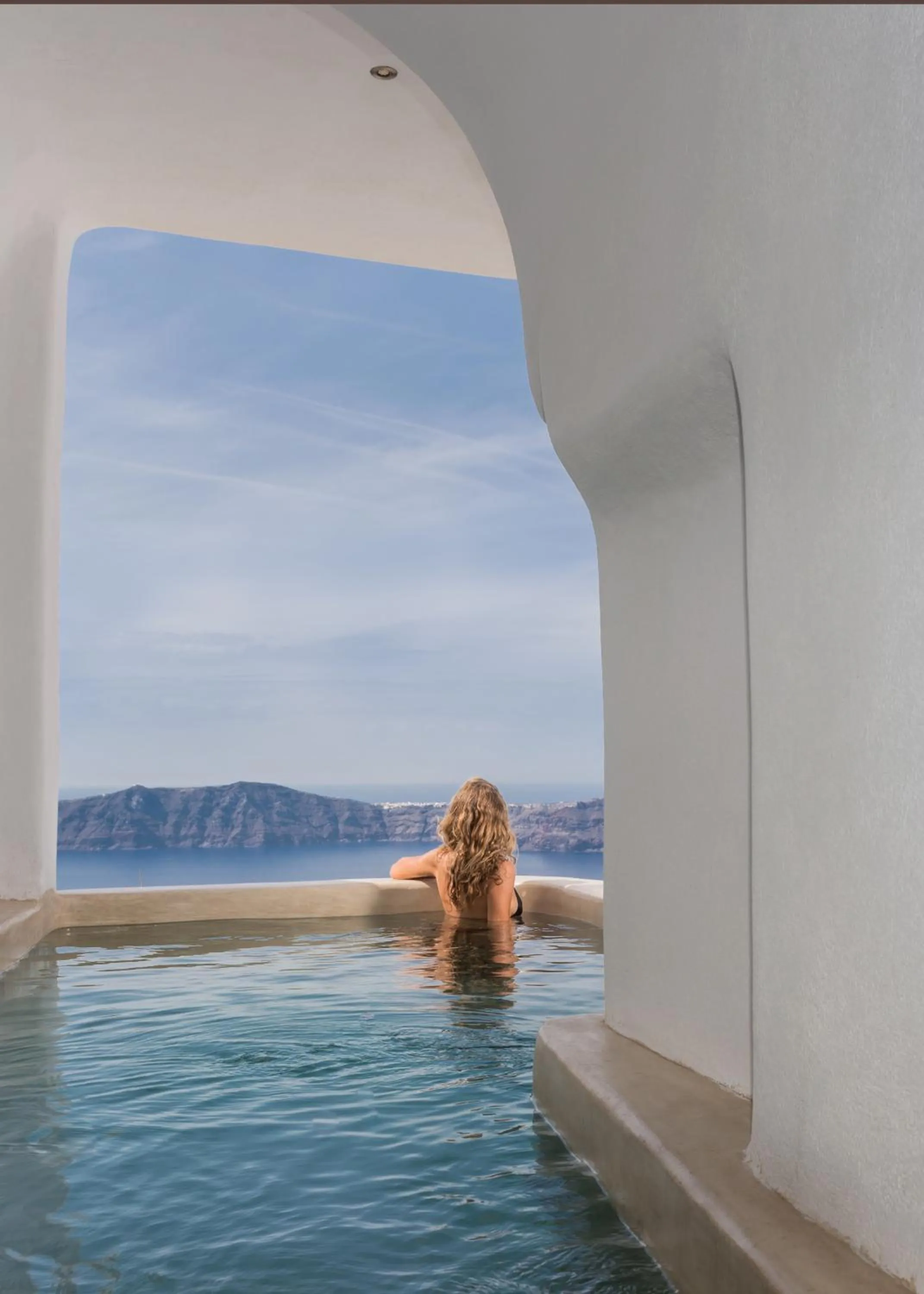 Swimming pool in Iliovasilema Suites