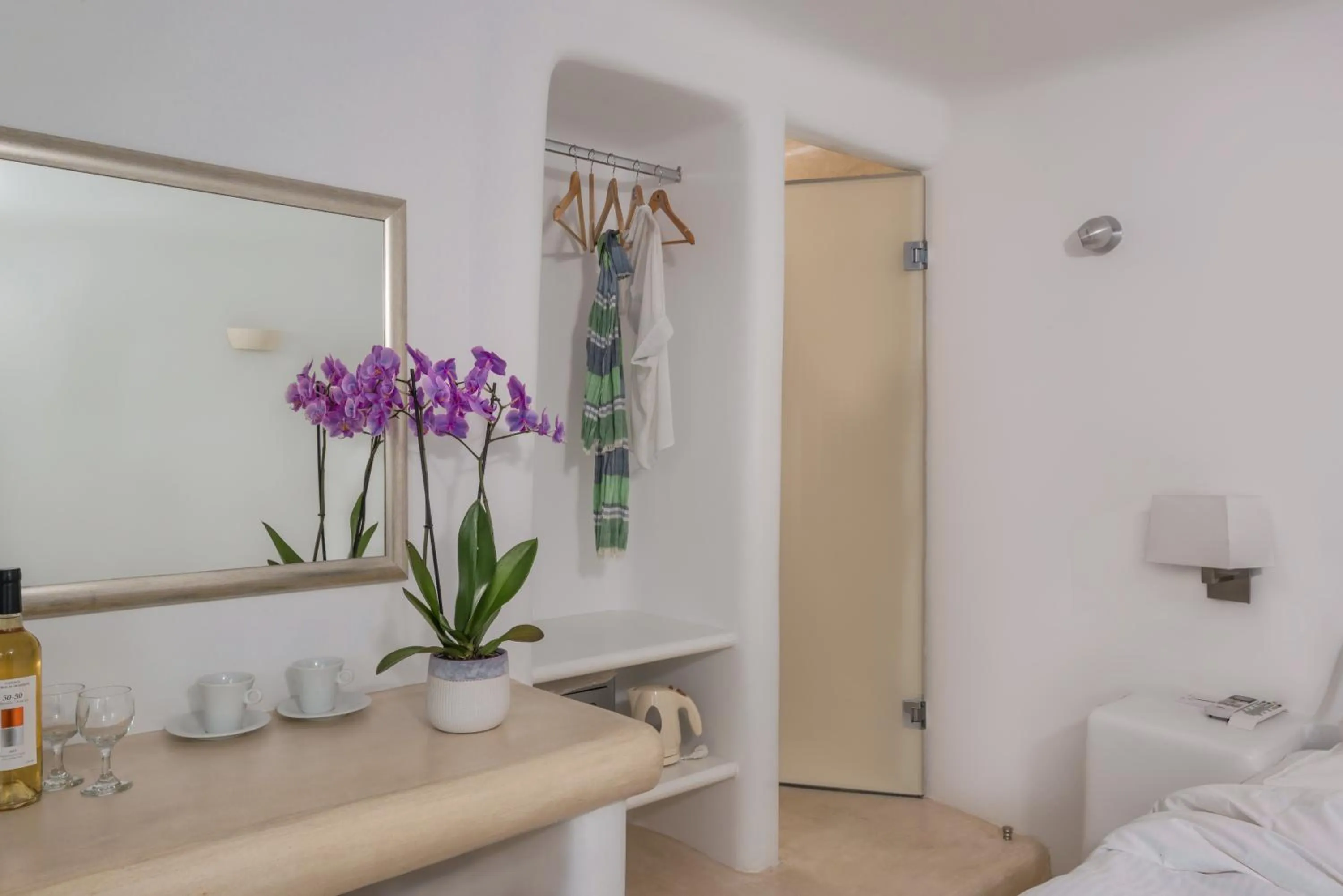 Bedroom, Bed in Iliovasilema Suites